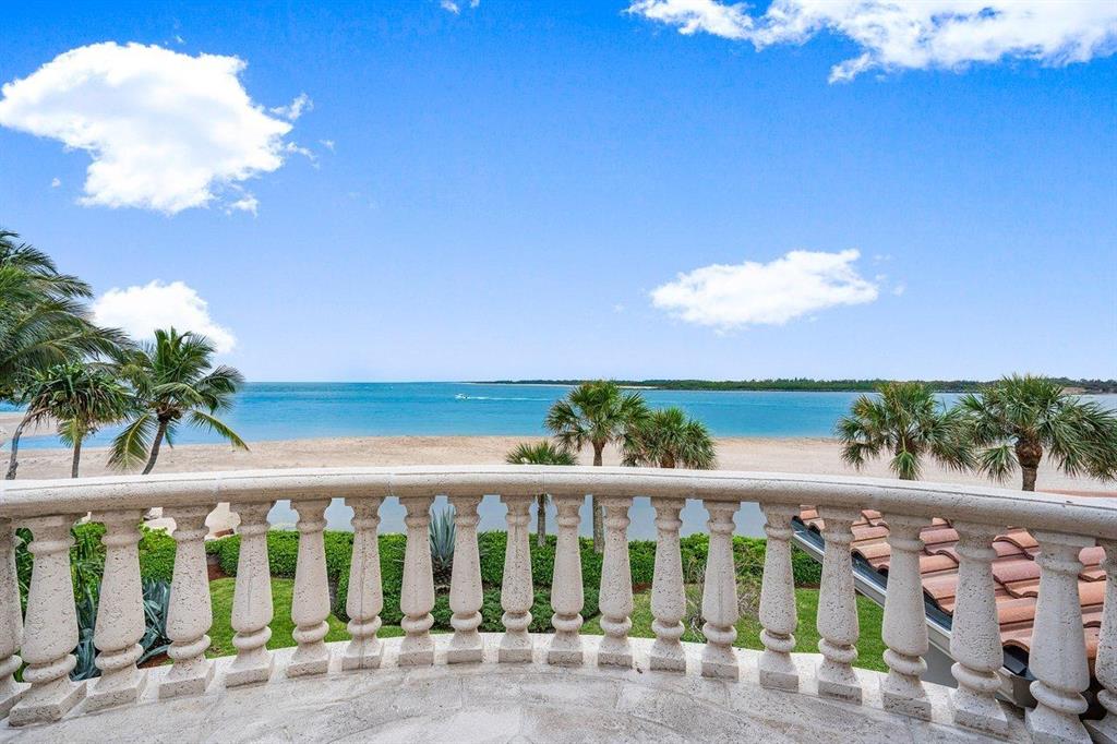 SAILFISH POINT - Residential