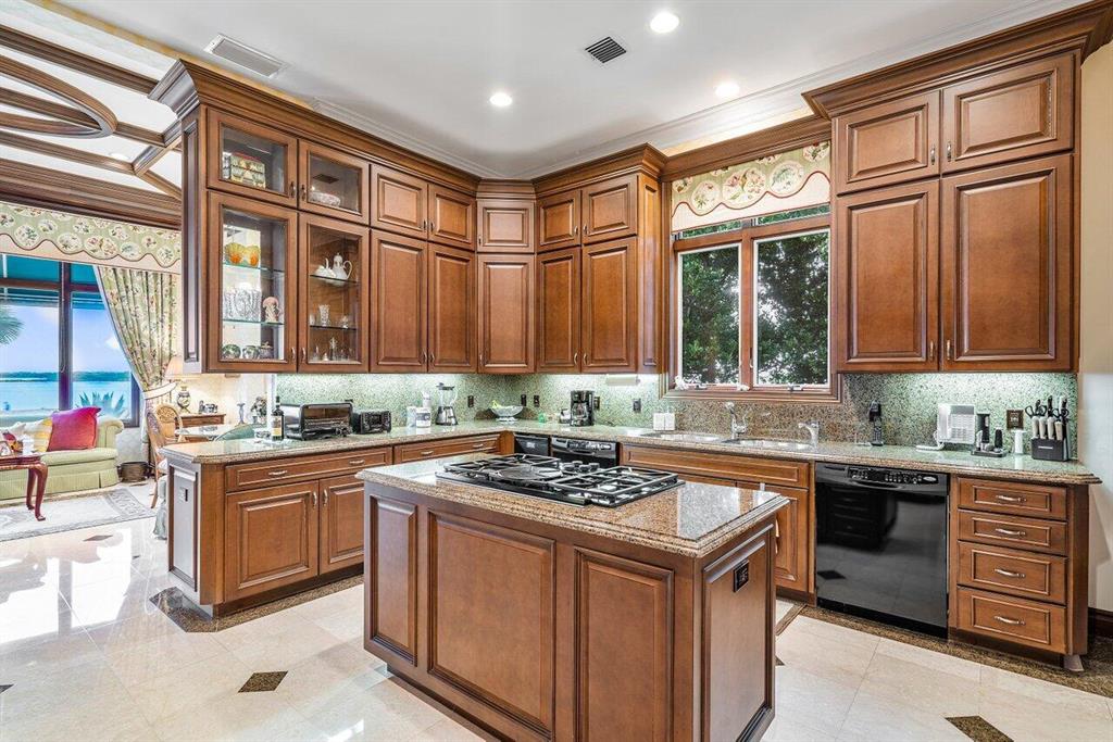 SAILFISH POINT - Residential