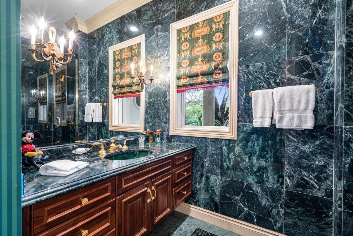 SAILFISH POINT - Residential