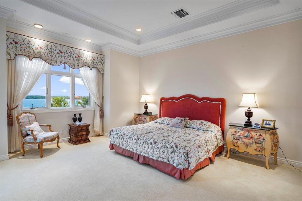 SAILFISH POINT - Residential