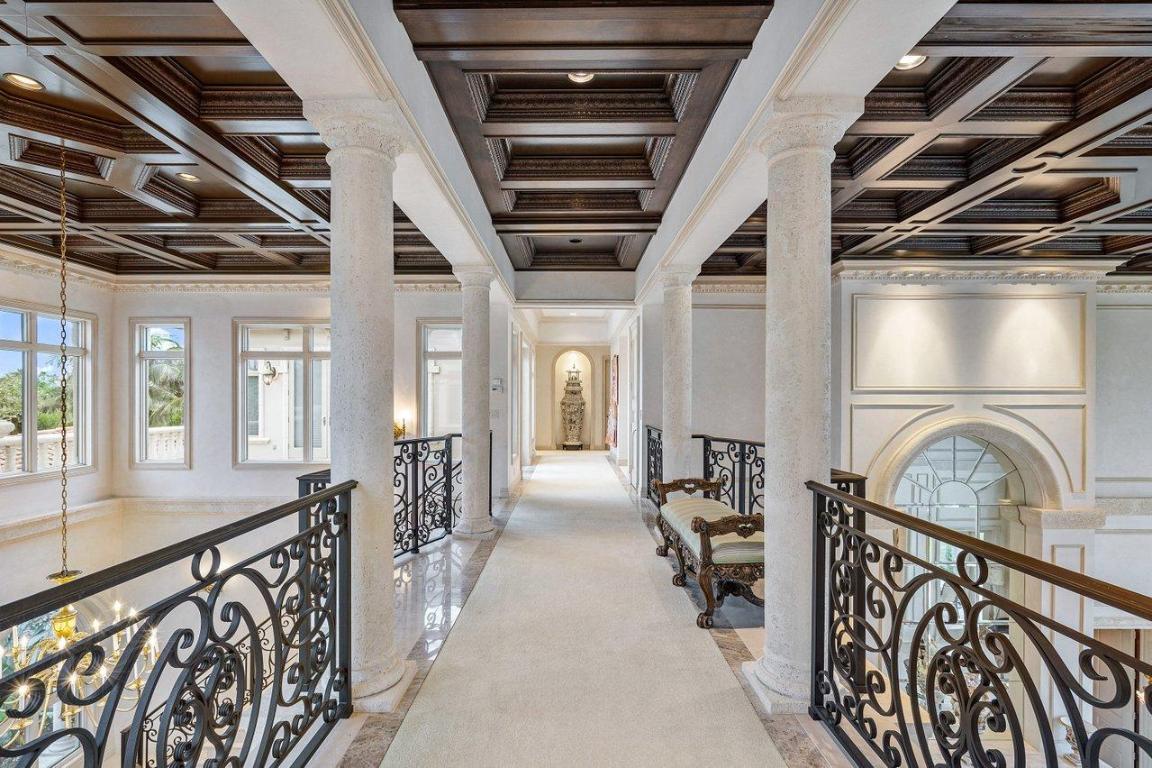 SAILFISH POINT - Residential