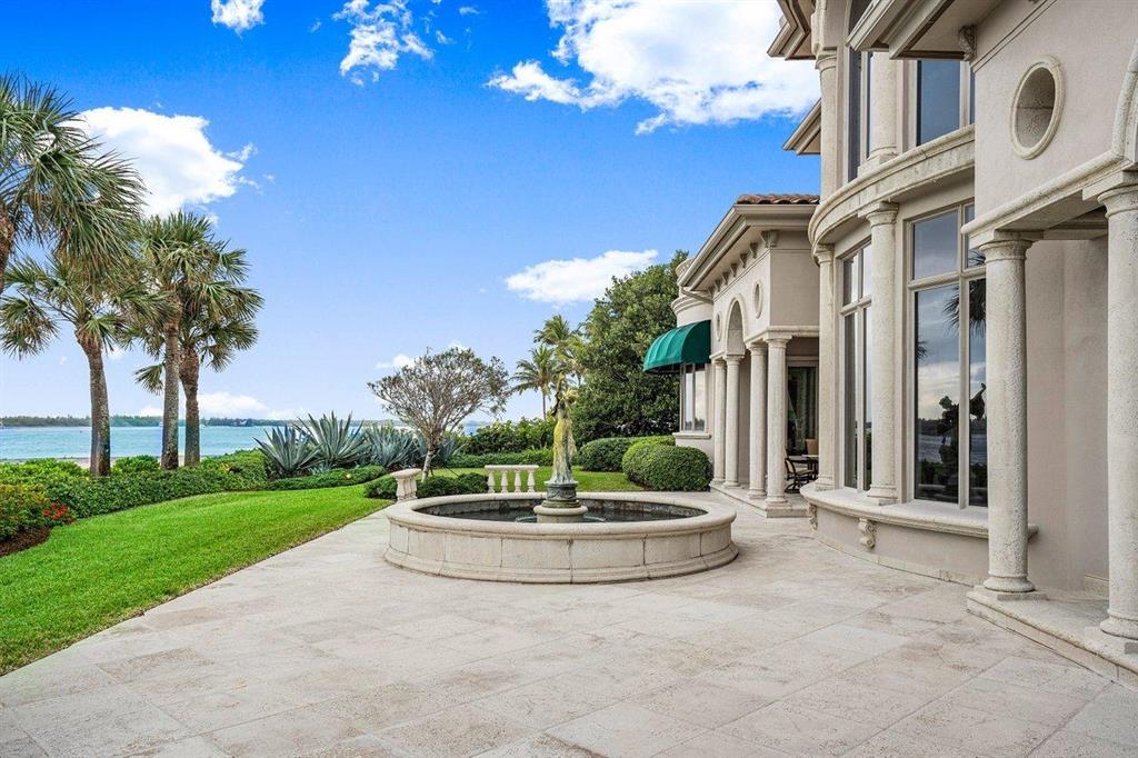 SAILFISH POINT - Residential