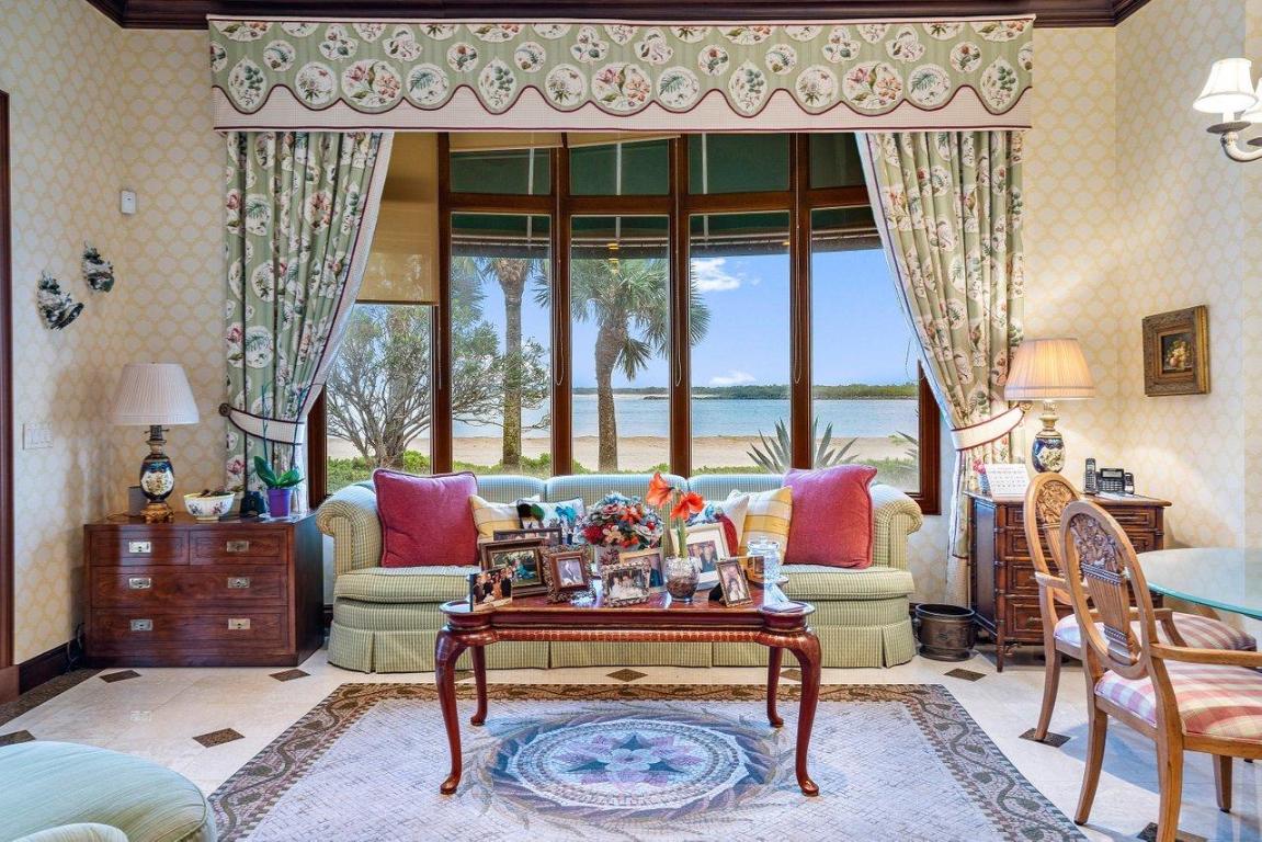 SAILFISH POINT - Residential