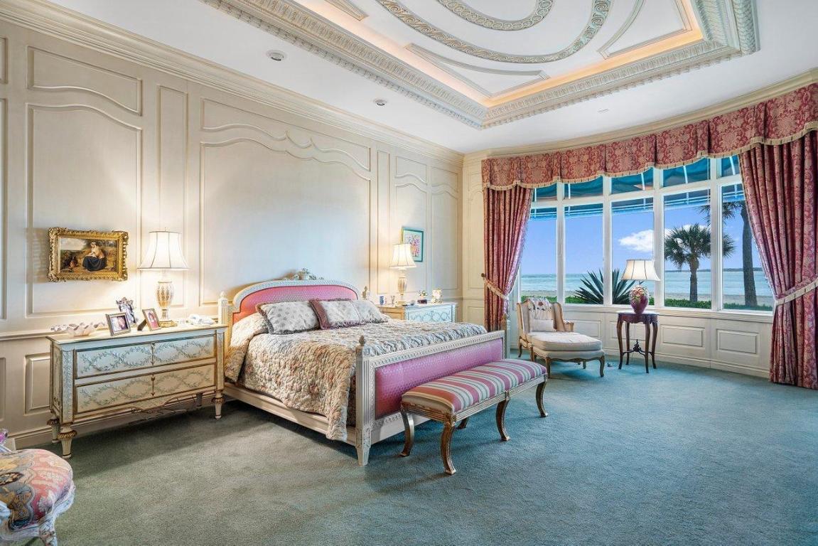 SAILFISH POINT - Residential