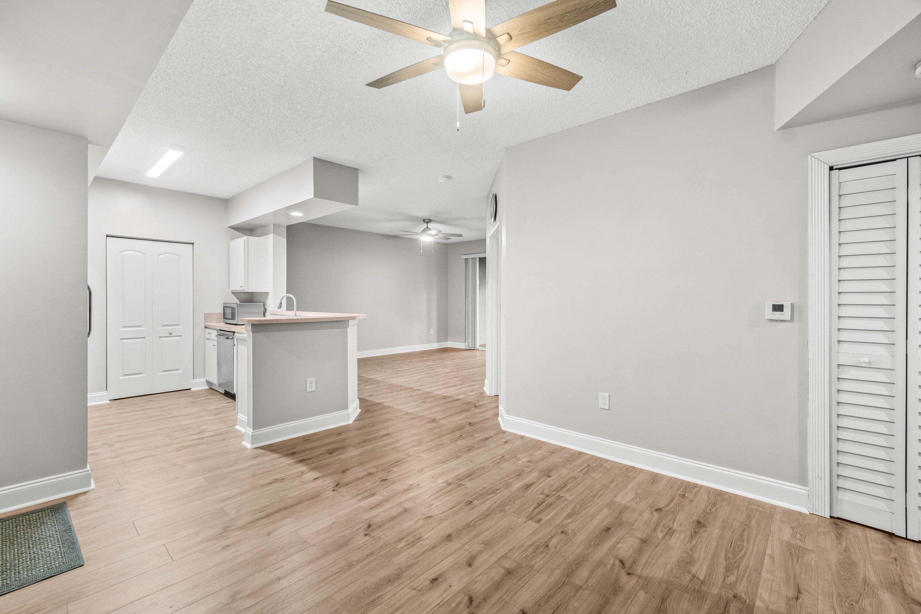 HYPOLUXOS MARINERS CAY CONDO - Residential Lease