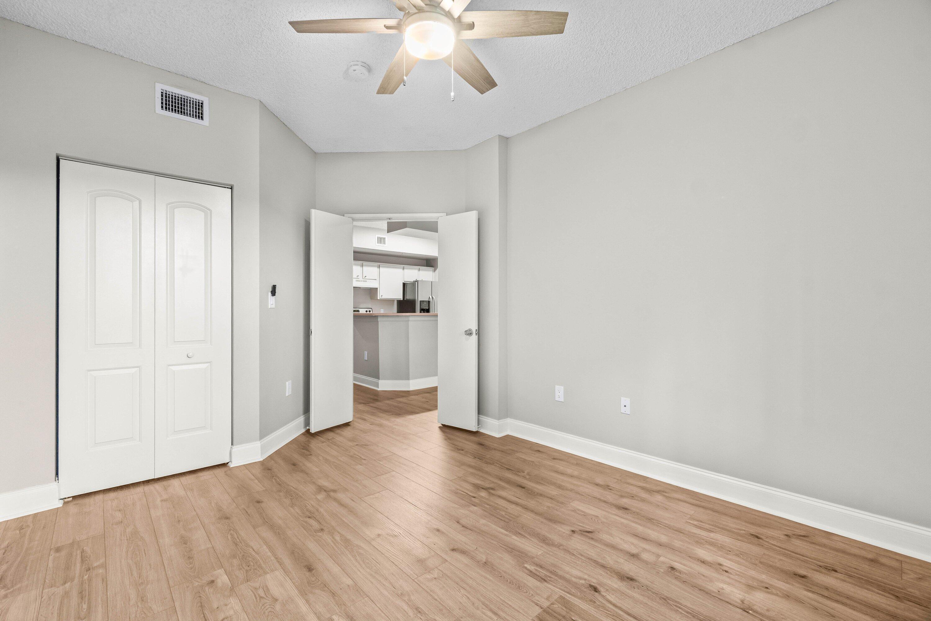 HYPOLUXOS MARINERS CAY CONDO - Residential Lease