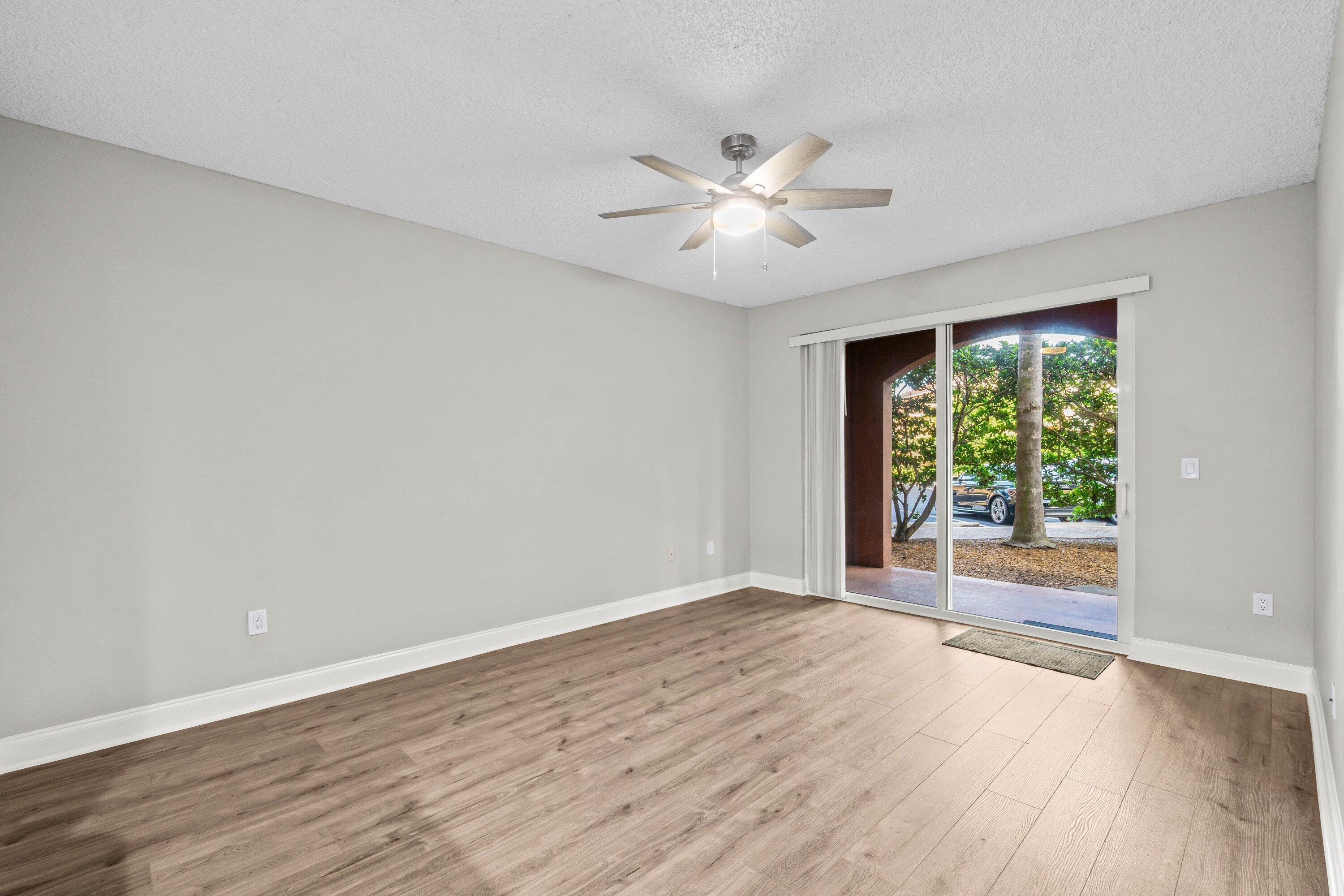 HYPOLUXOS MARINERS CAY CONDO - Residential Lease