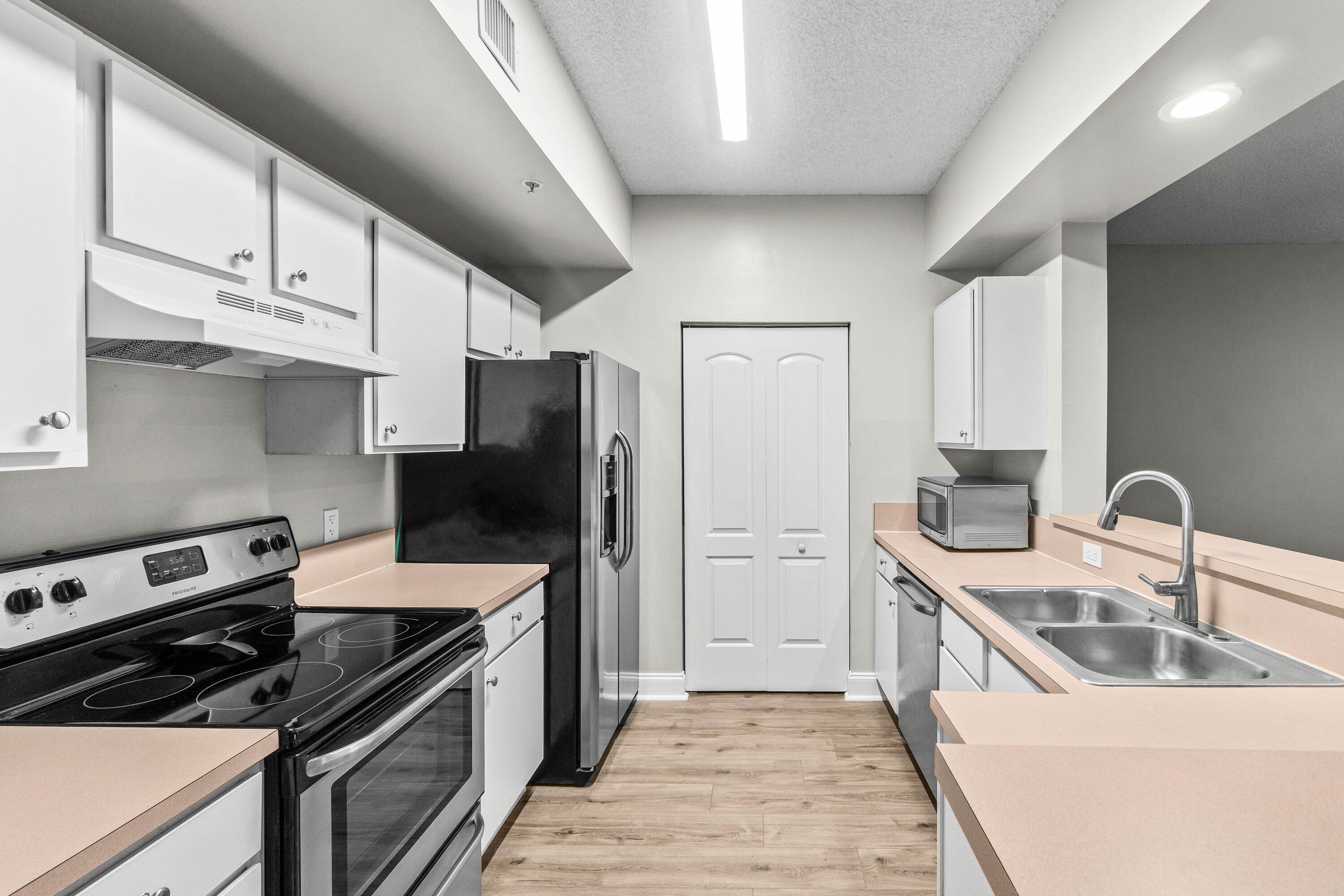 HYPOLUXOS MARINERS CAY CONDO - Residential Lease