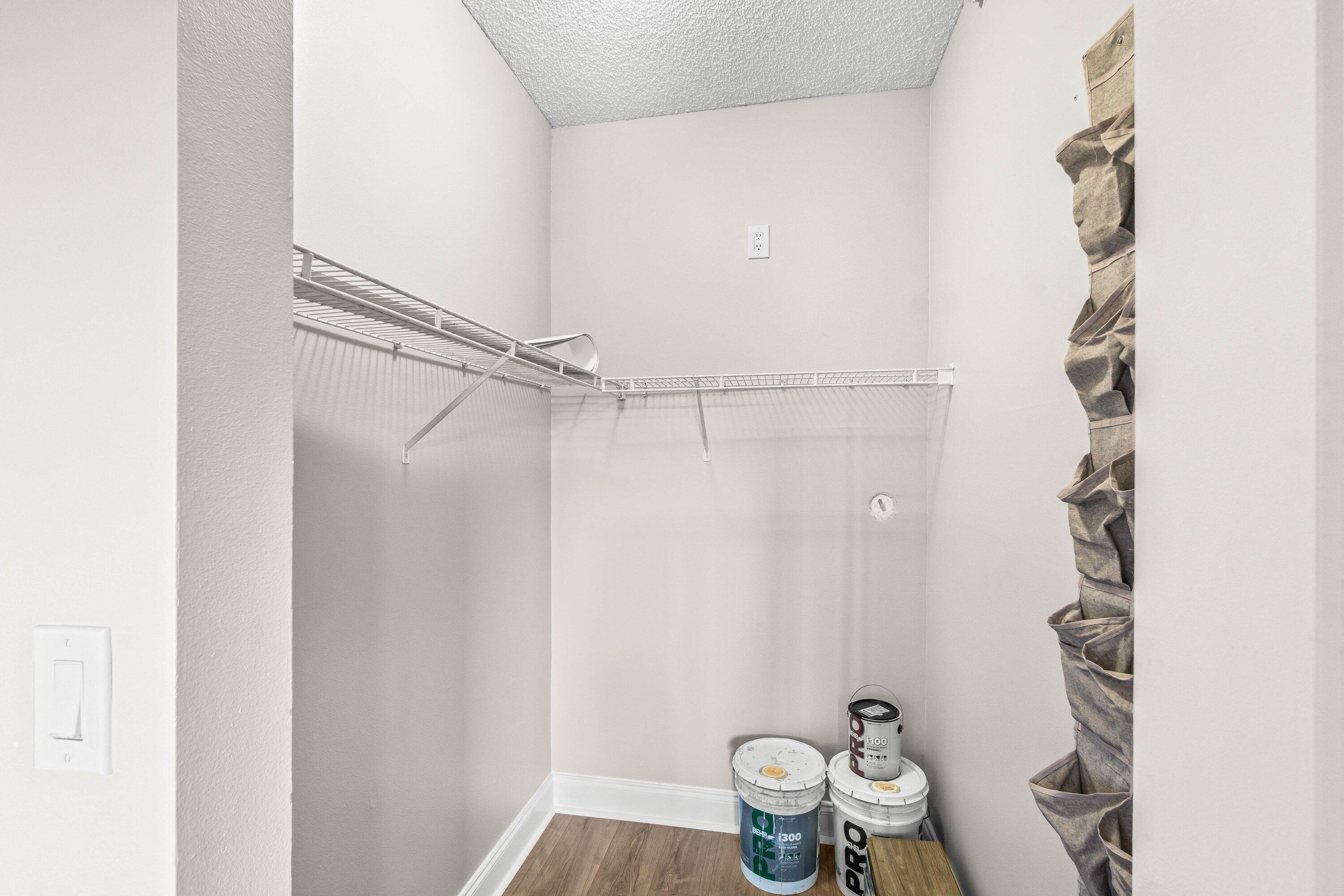 HYPOLUXOS MARINERS CAY CONDO - Residential Lease