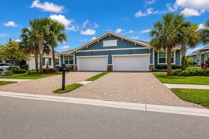1217 HAYWAGON Trail The Acreage FL 33470