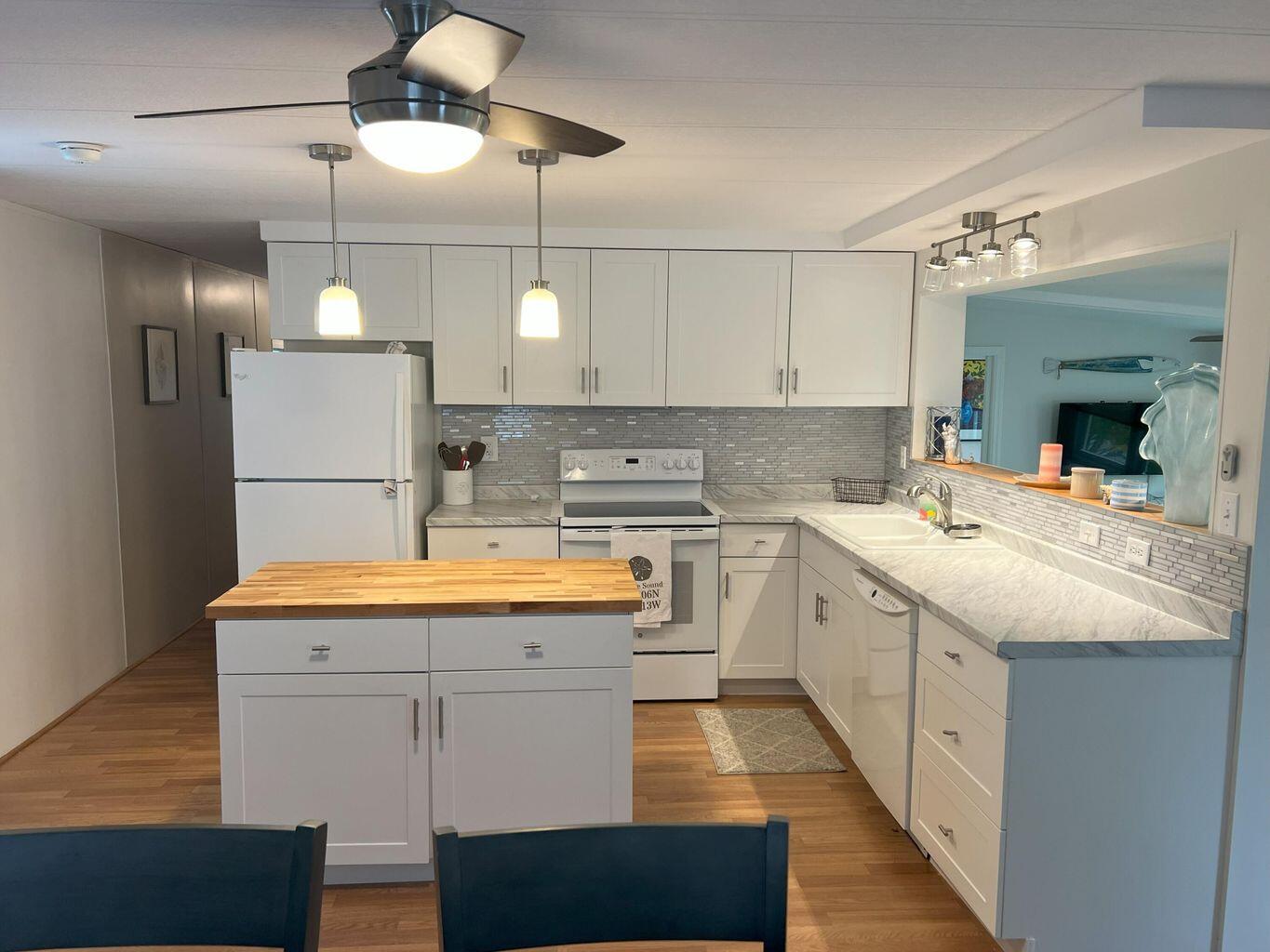 LAKESIDE VILLAGE MOBILE HOME PARK CO-OP - Residential