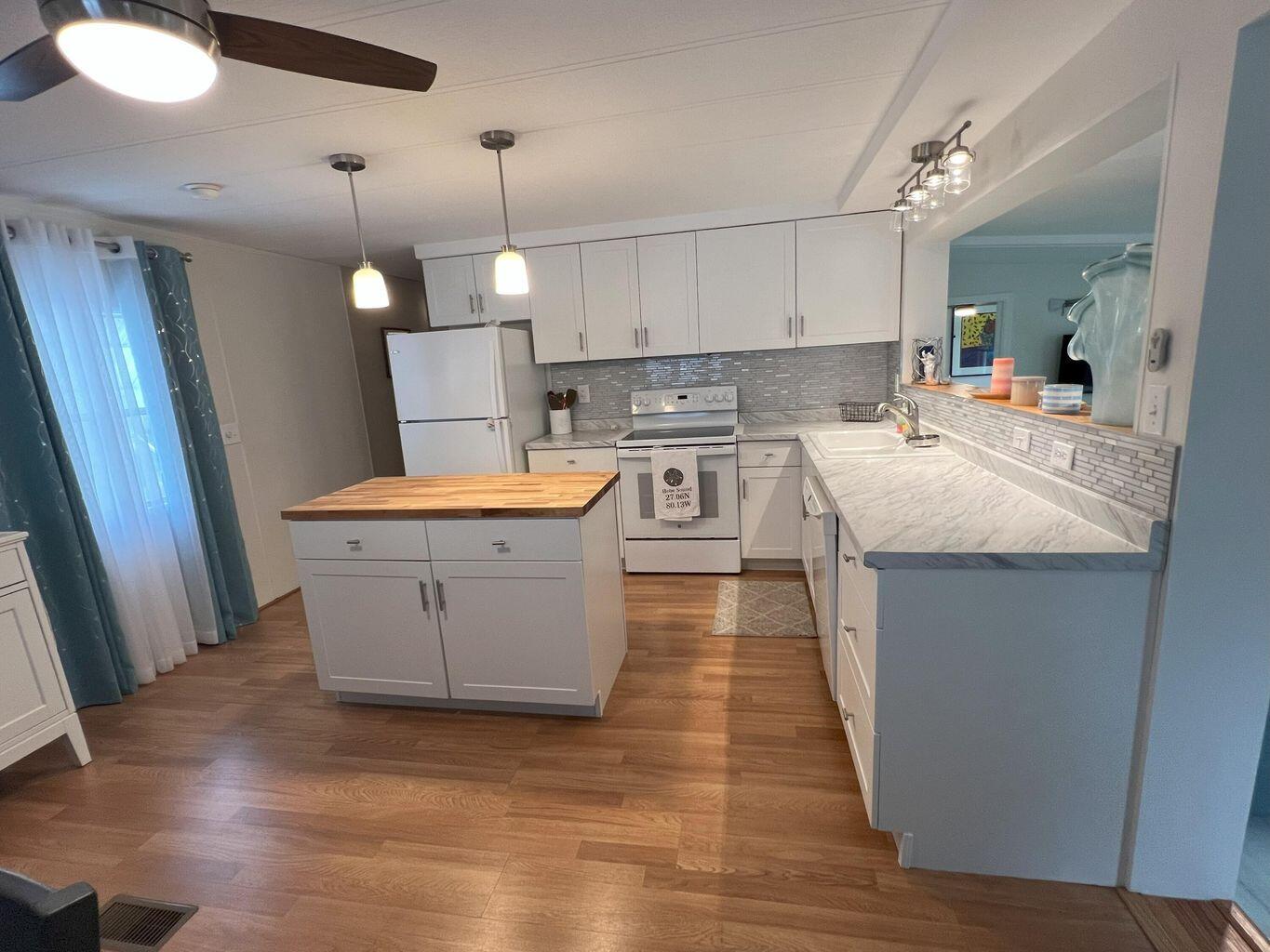 LAKESIDE VILLAGE MOBILE HOME PARK CO-OP - Residential