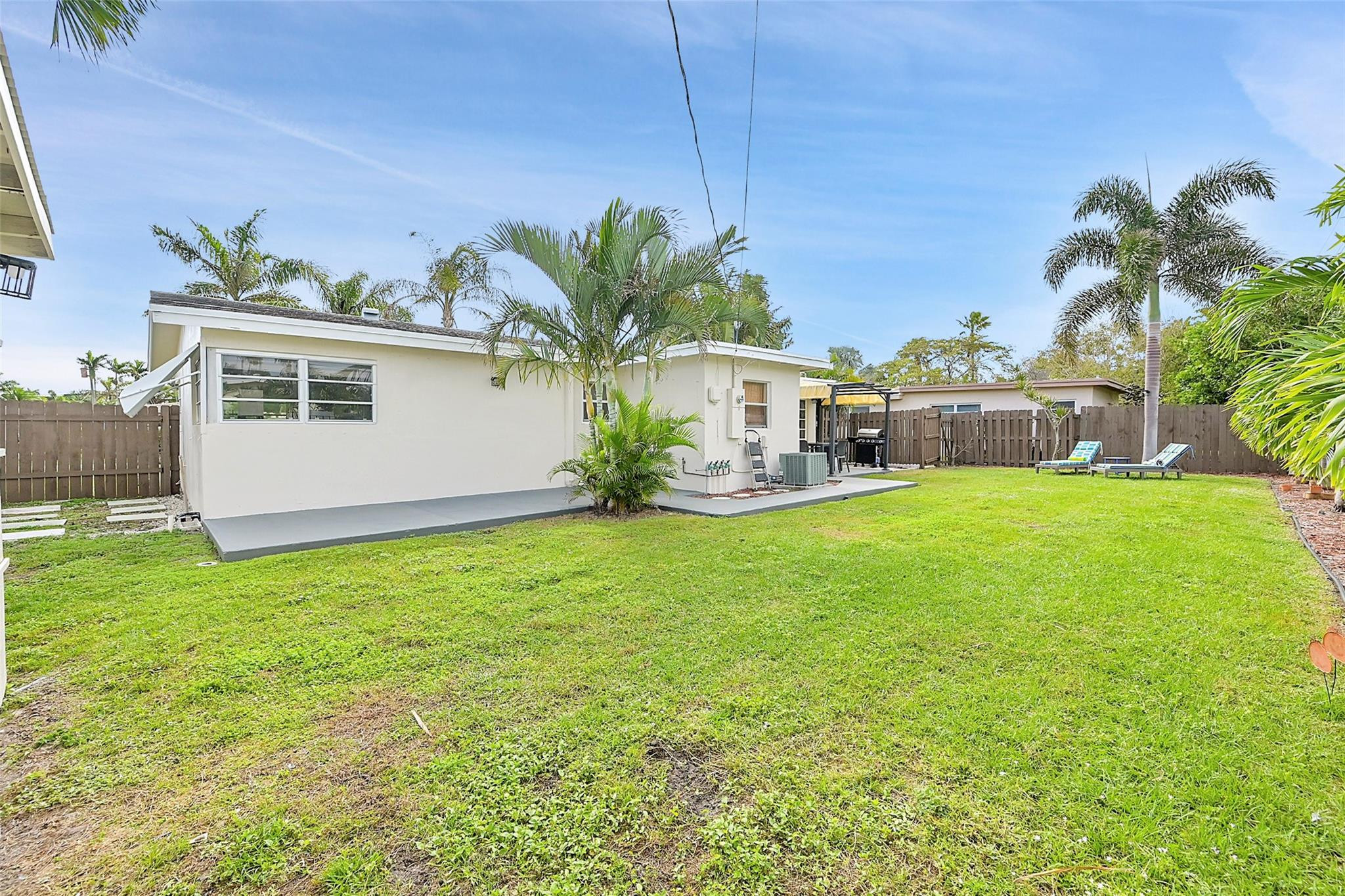 FLORESTA ESTATES - Residential