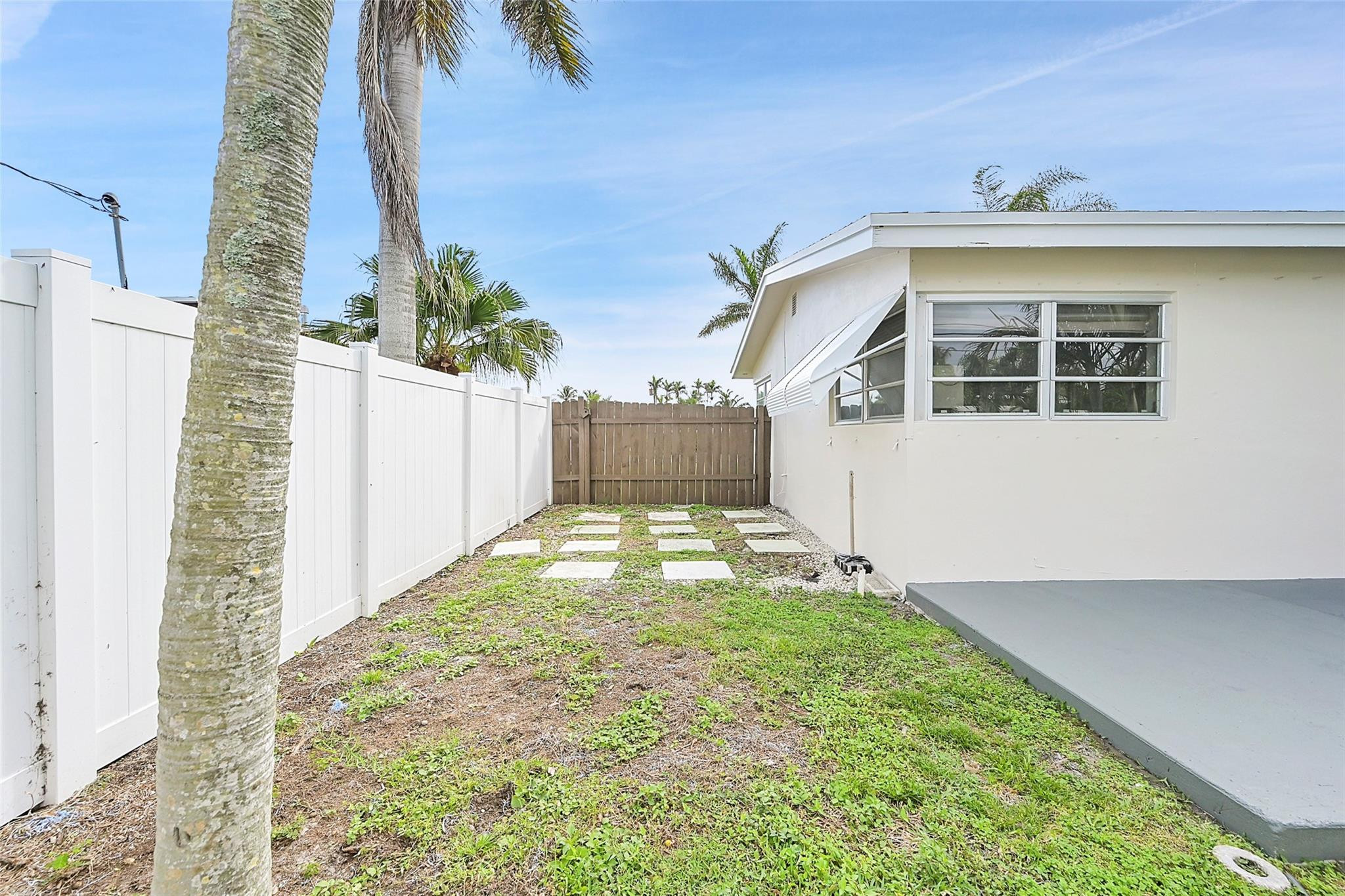 FLORESTA ESTATES - Residential