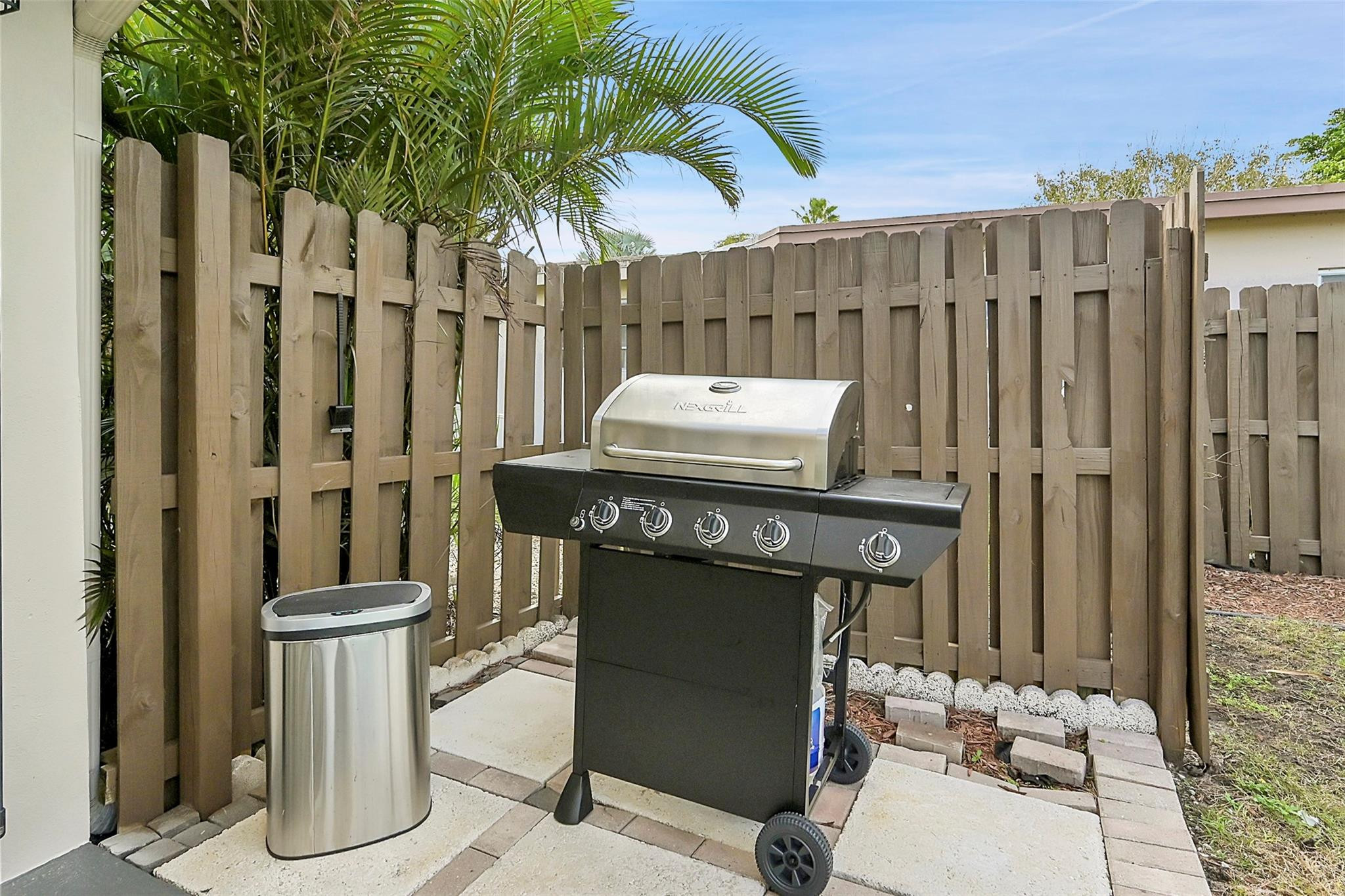 FLORESTA ESTATES - Residential