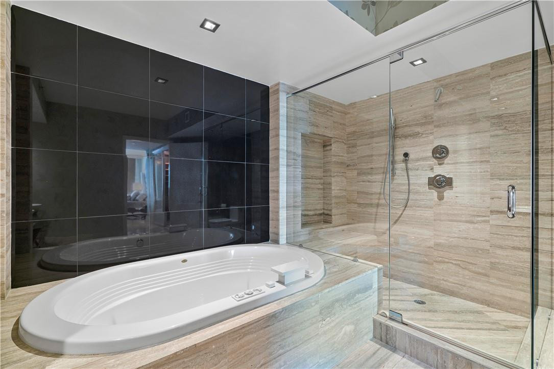 LAS OLAS BEACH CLUB - Residential