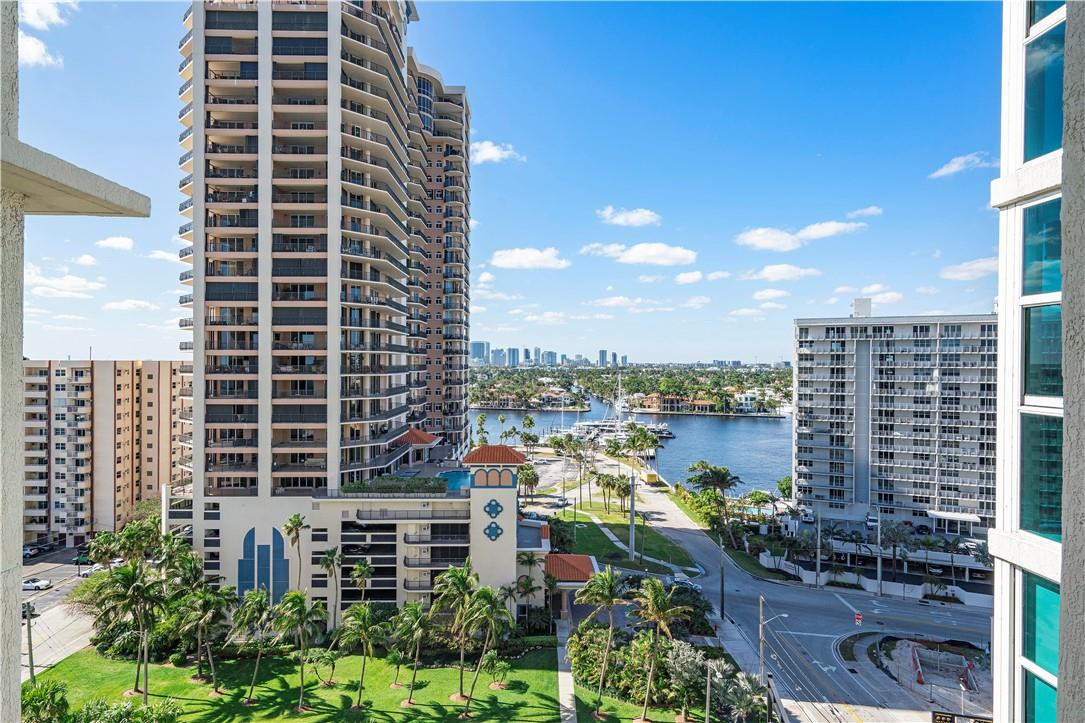 LAS OLAS BEACH CLUB - Residential