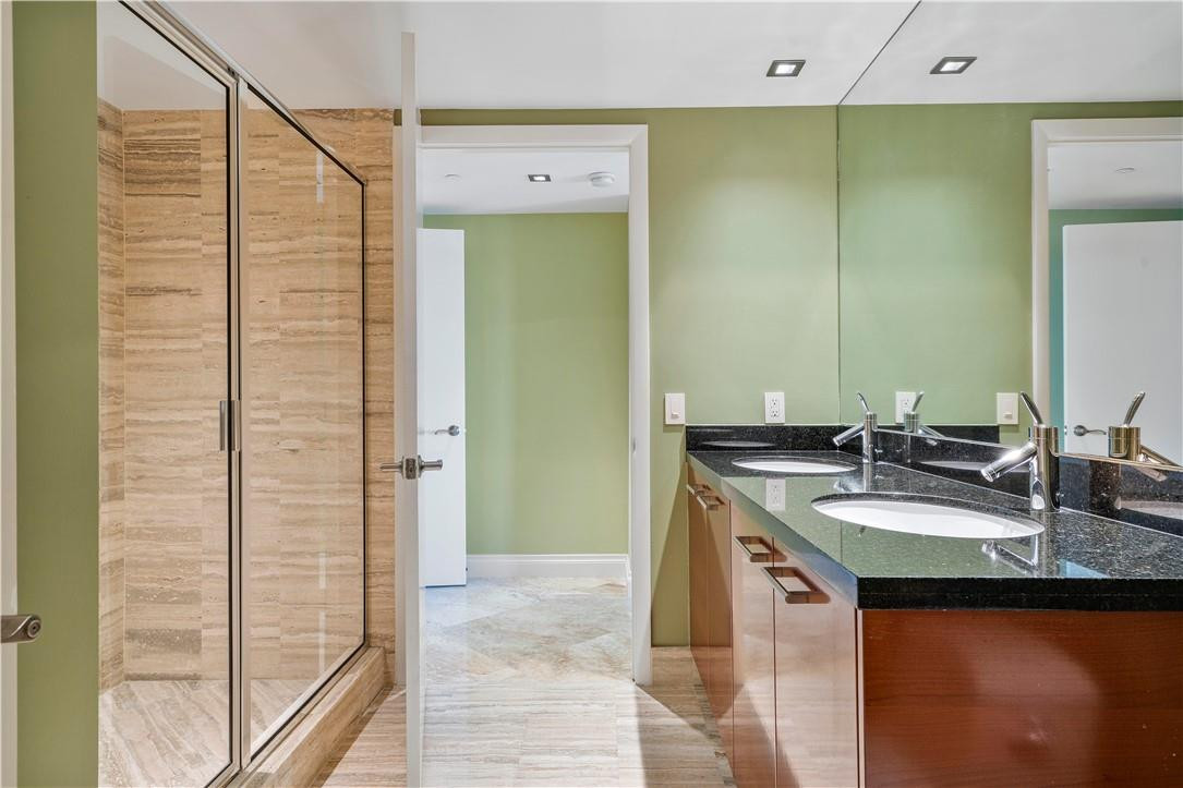 LAS OLAS BEACH CLUB - Residential