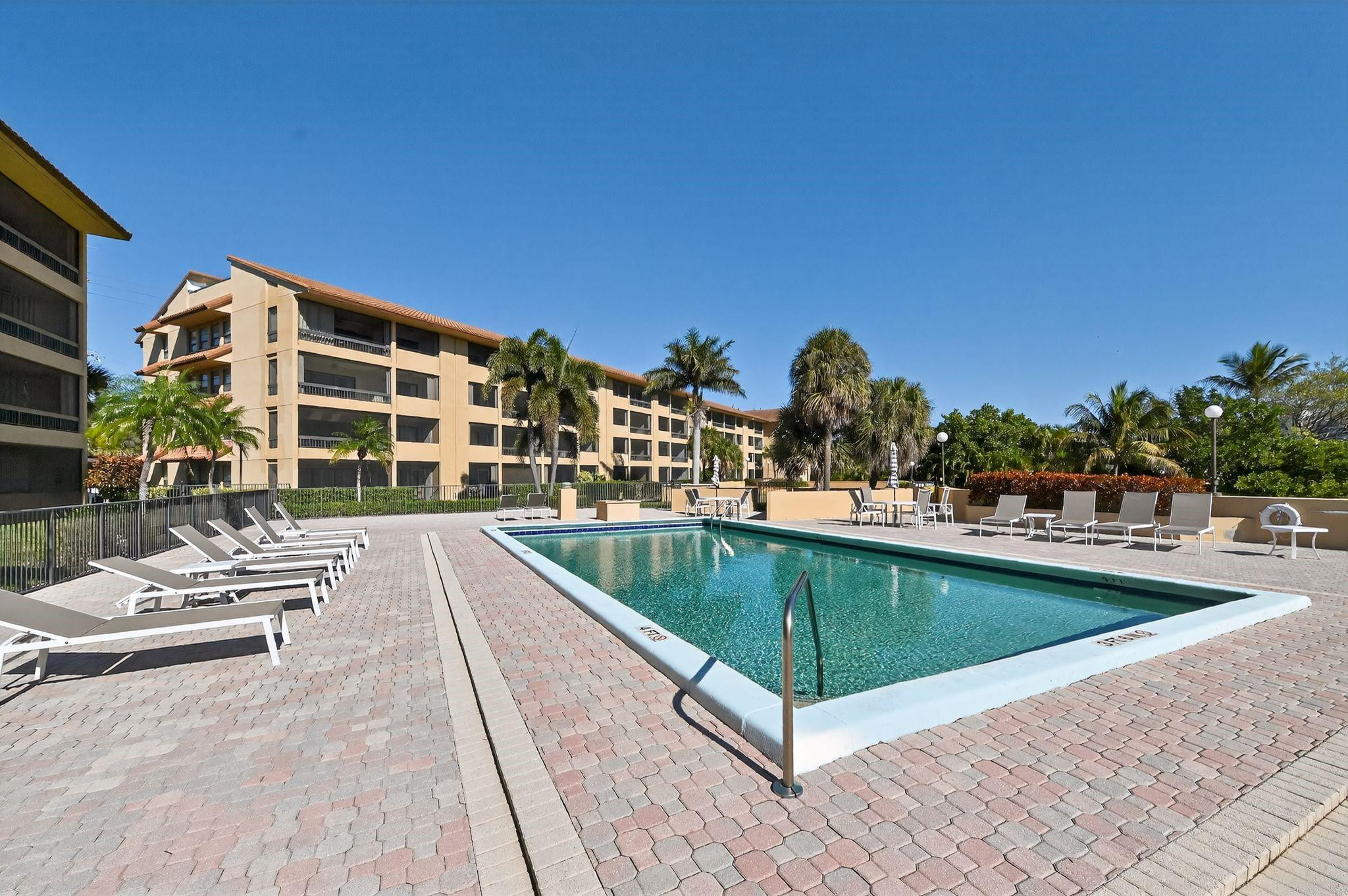 MARINA BAY CONDO - Residential