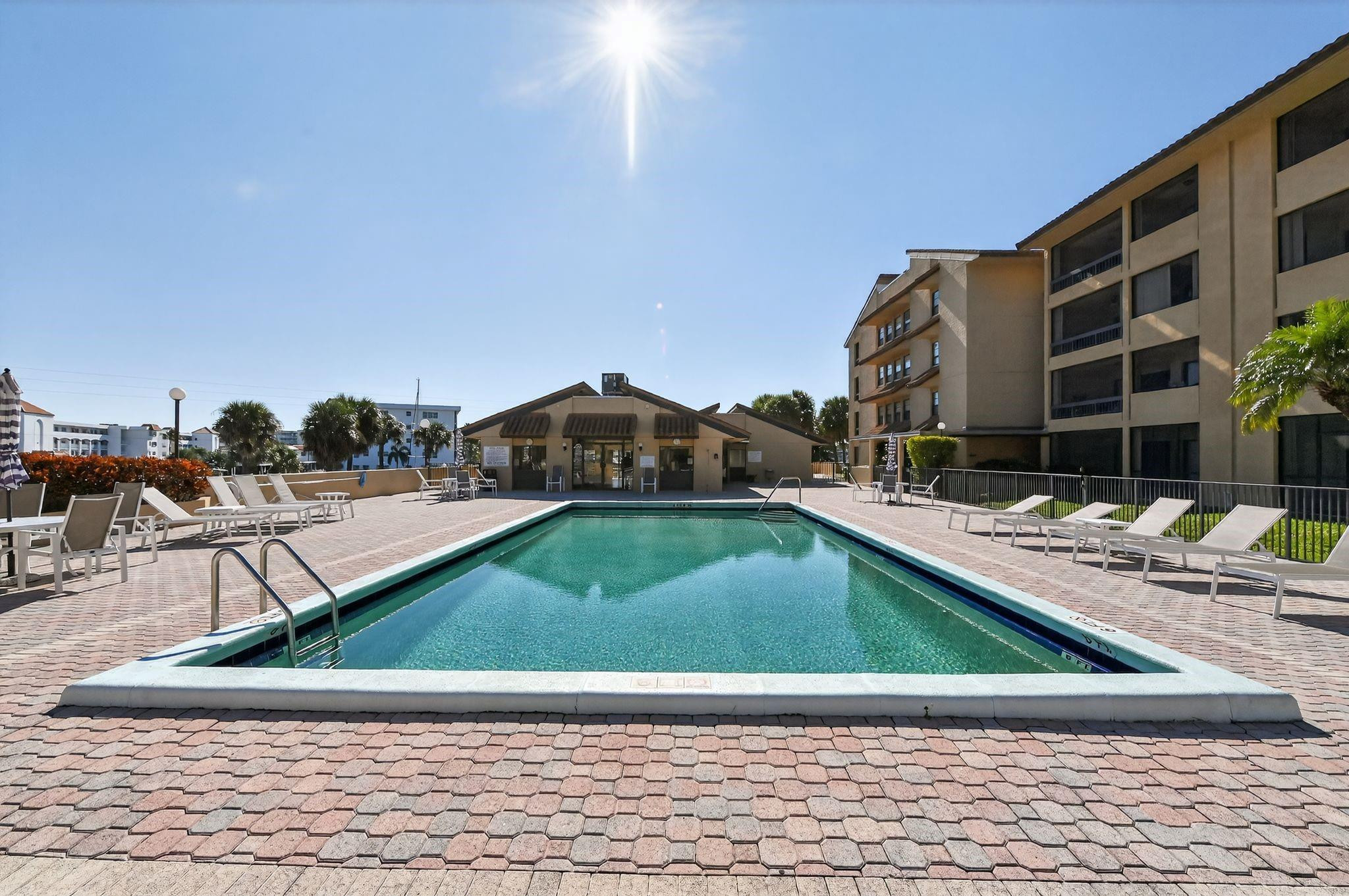 MARINA BAY CONDO - Residential