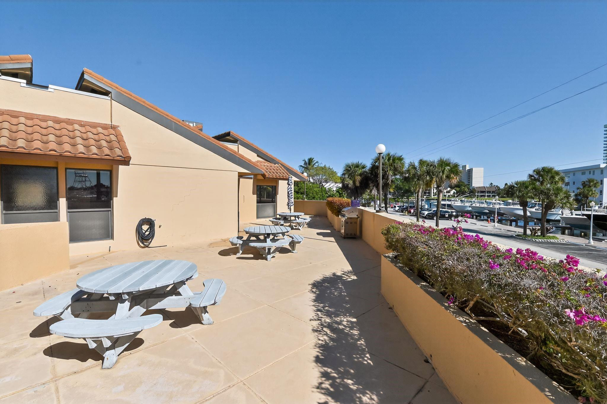 MARINA BAY CONDO - Residential