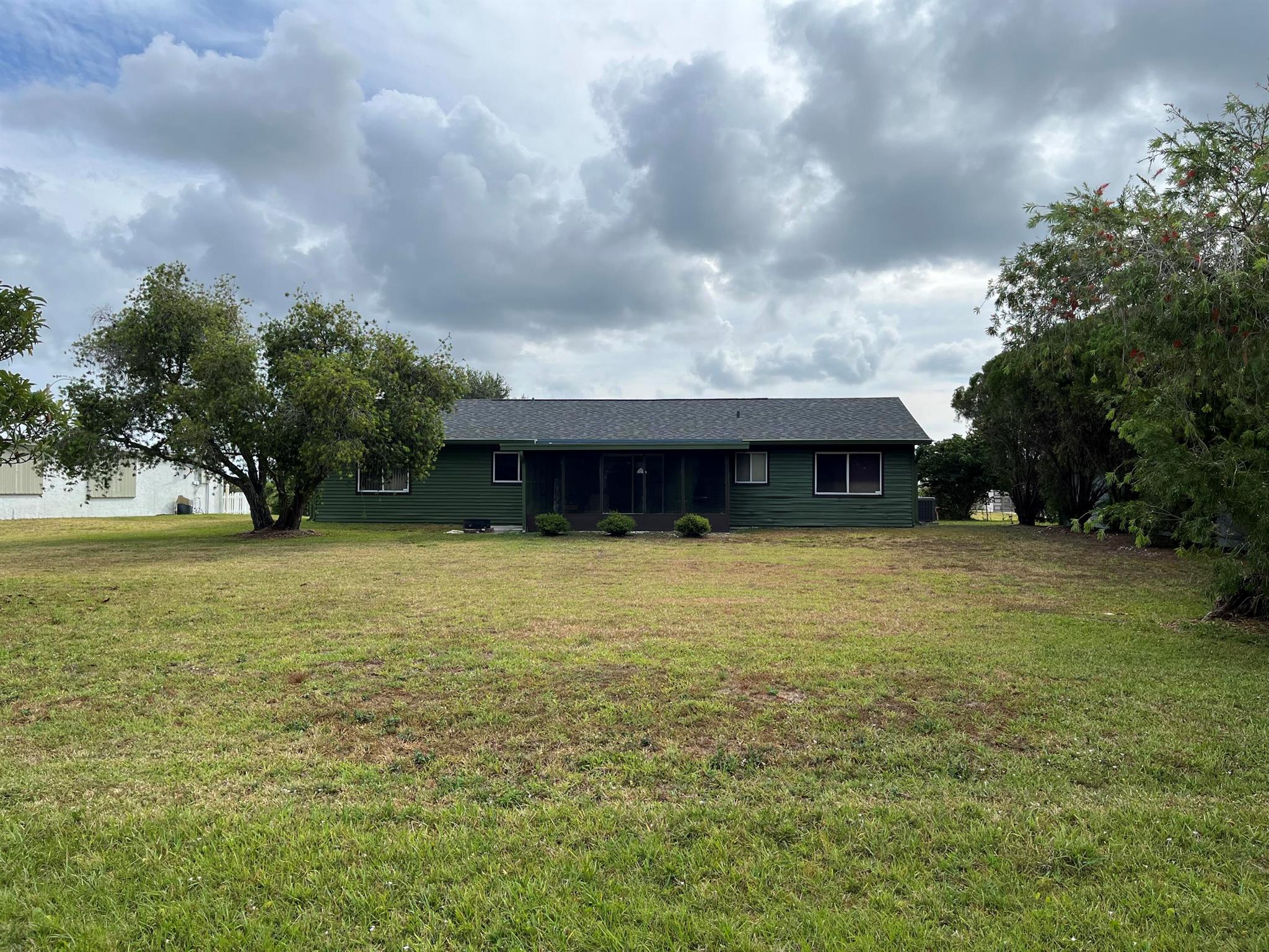 1422 SE Arenson Lane