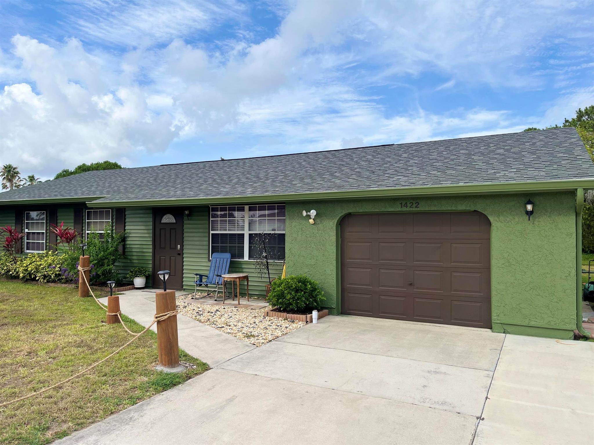 1422 SE Arenson Lane