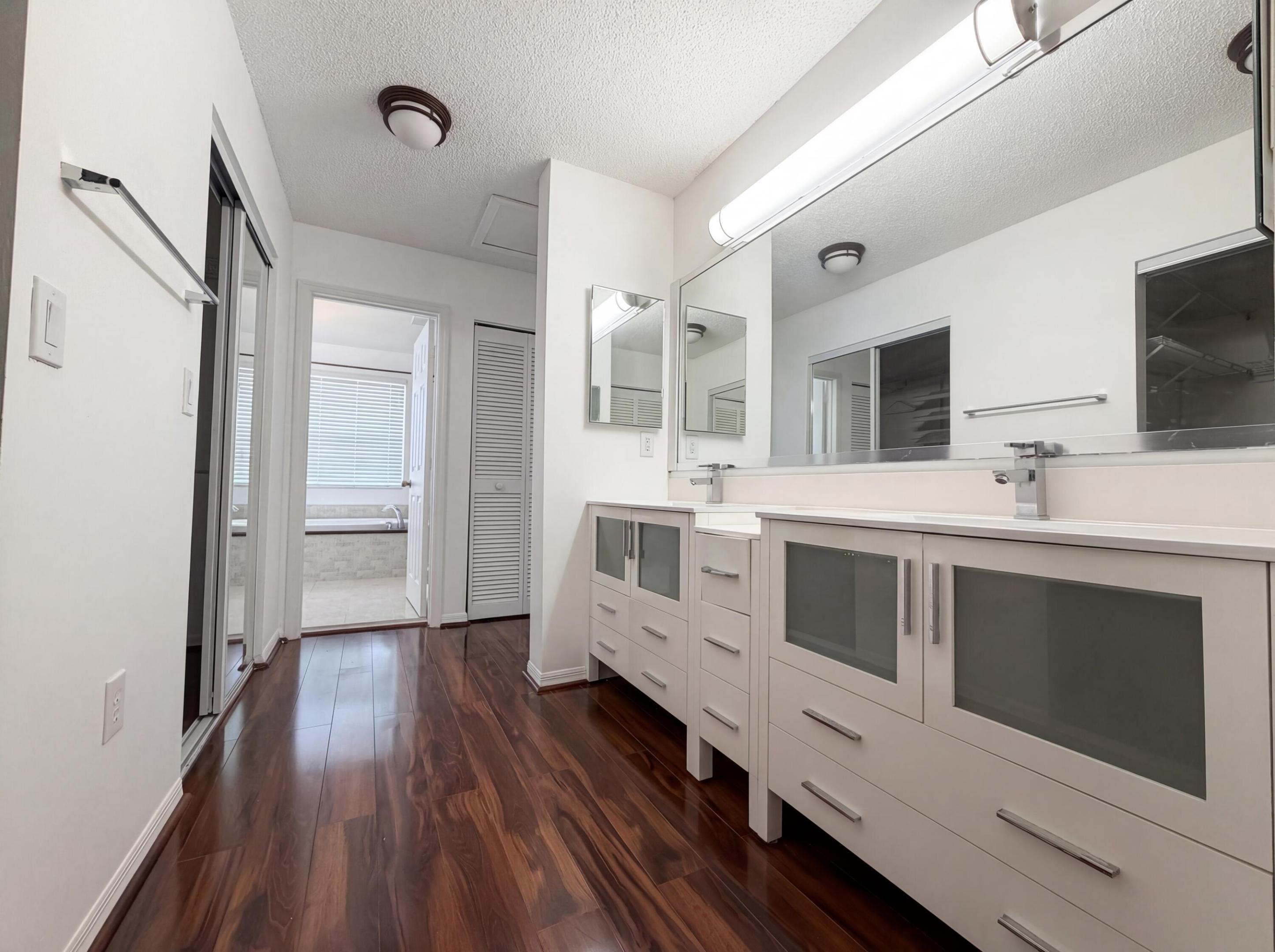 BONAVENTURE 82-43 B - Residential