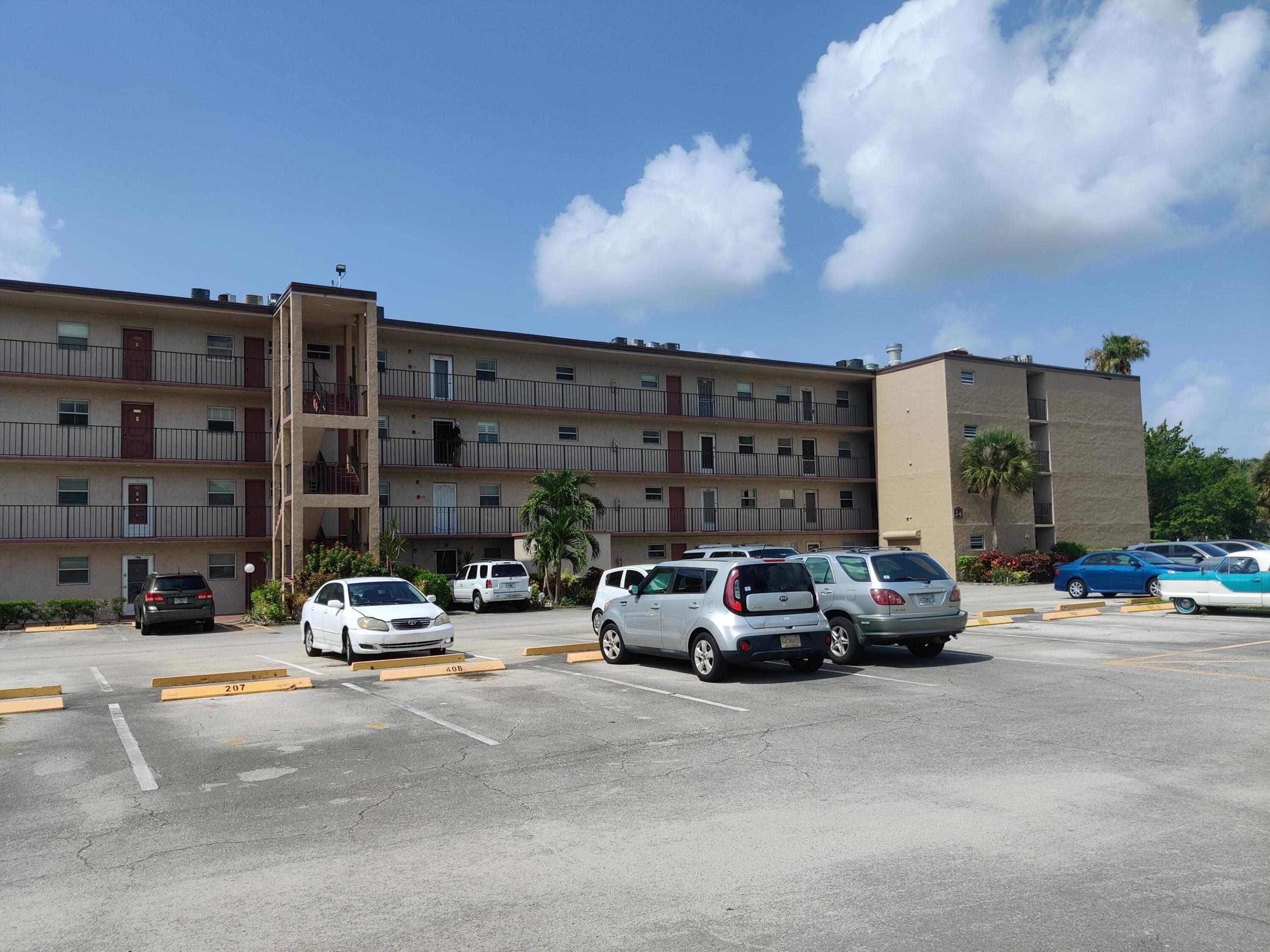 225 Bonnie Boulevard 405