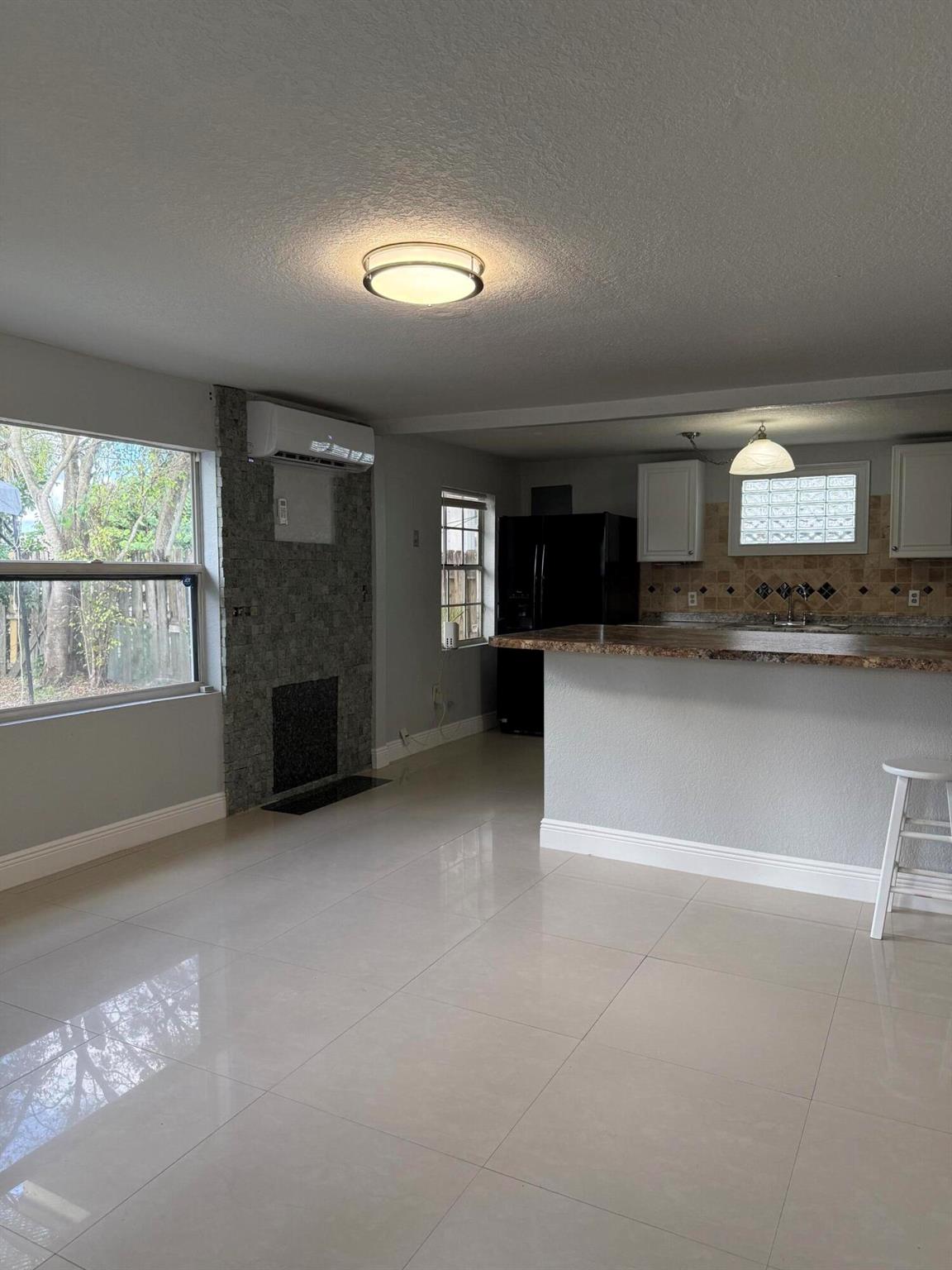 SOUTHERN BLVD PINES - Residential Lease