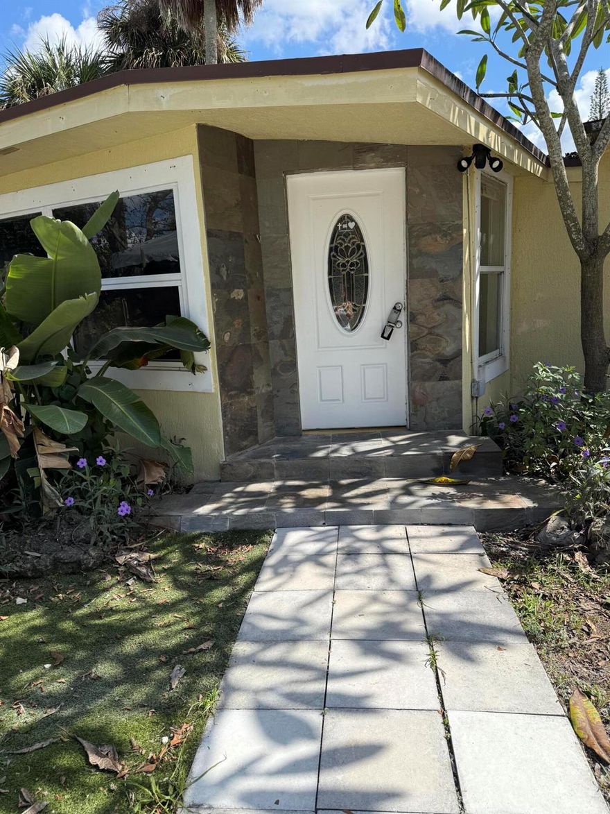 Spacious 1/1 Single Family Home with a large patio, no HOA.Utilities are included in the rent.