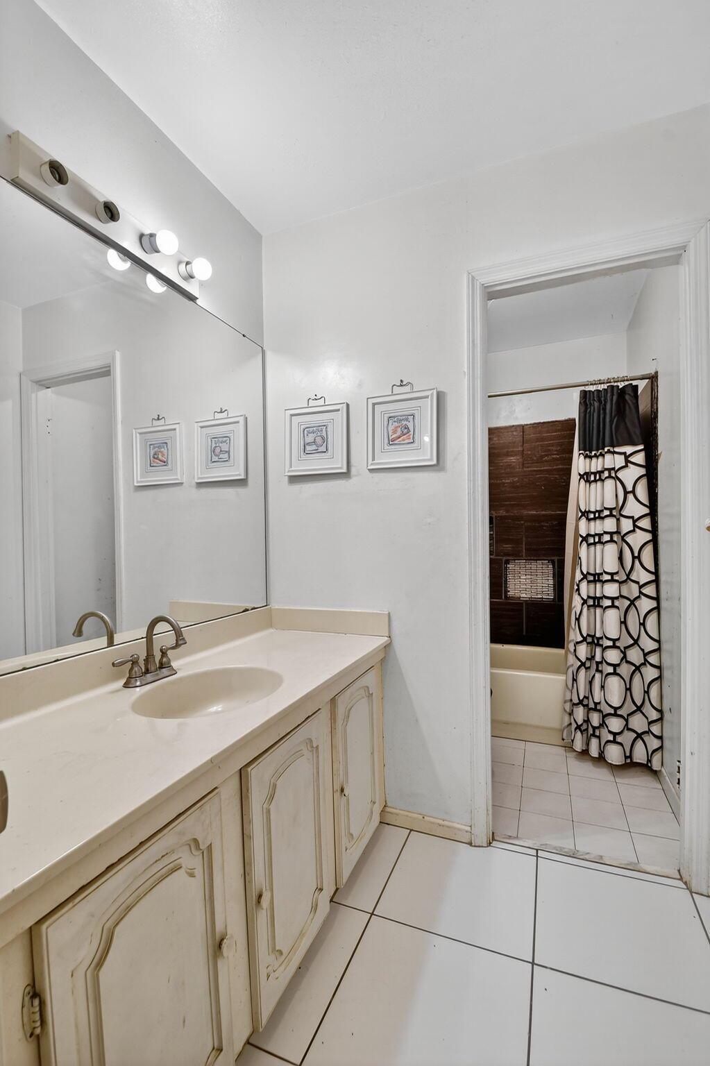 LAKE CLARKE TERR - Residential