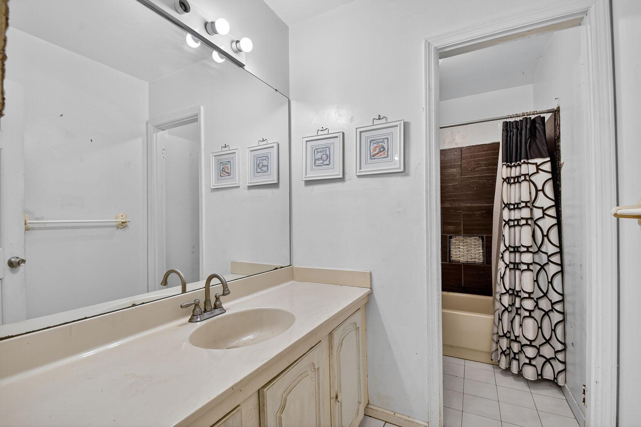 LAKE CLARKE TERR - Residential