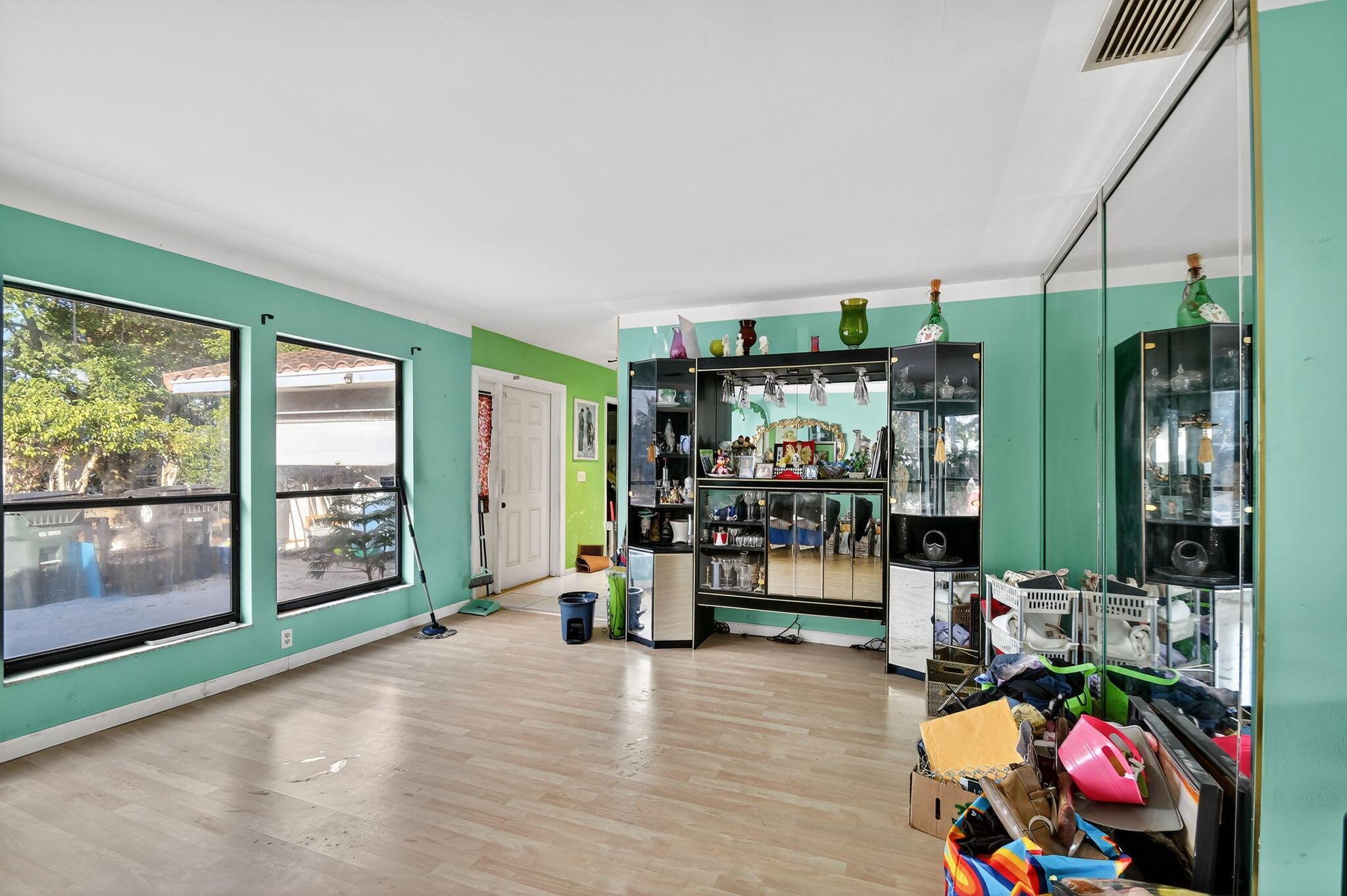 LAKE CLARKE TERR - Residential