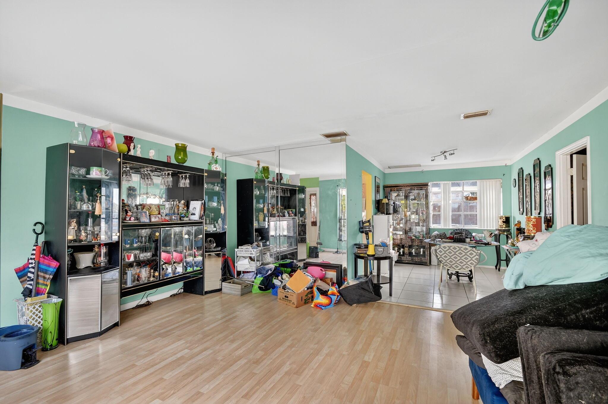 LAKE CLARKE TERR - Residential