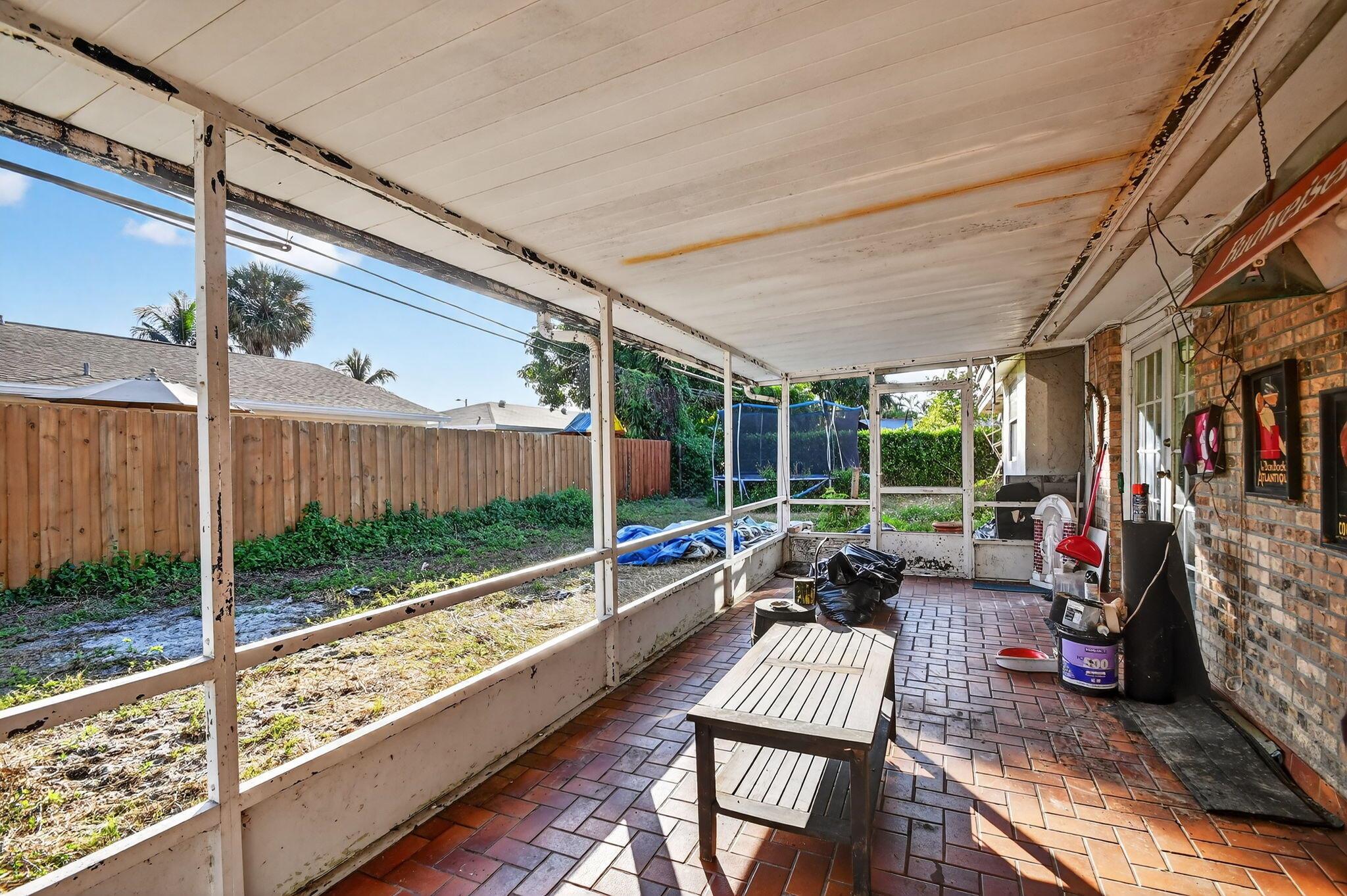 LAKE CLARKE TERR - Residential