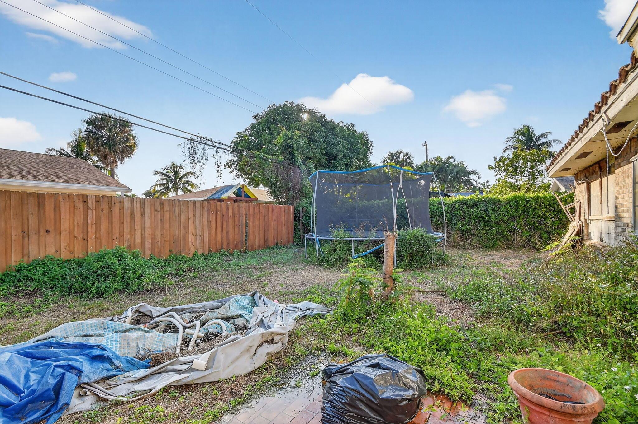 LAKE CLARKE TERR - Residential
