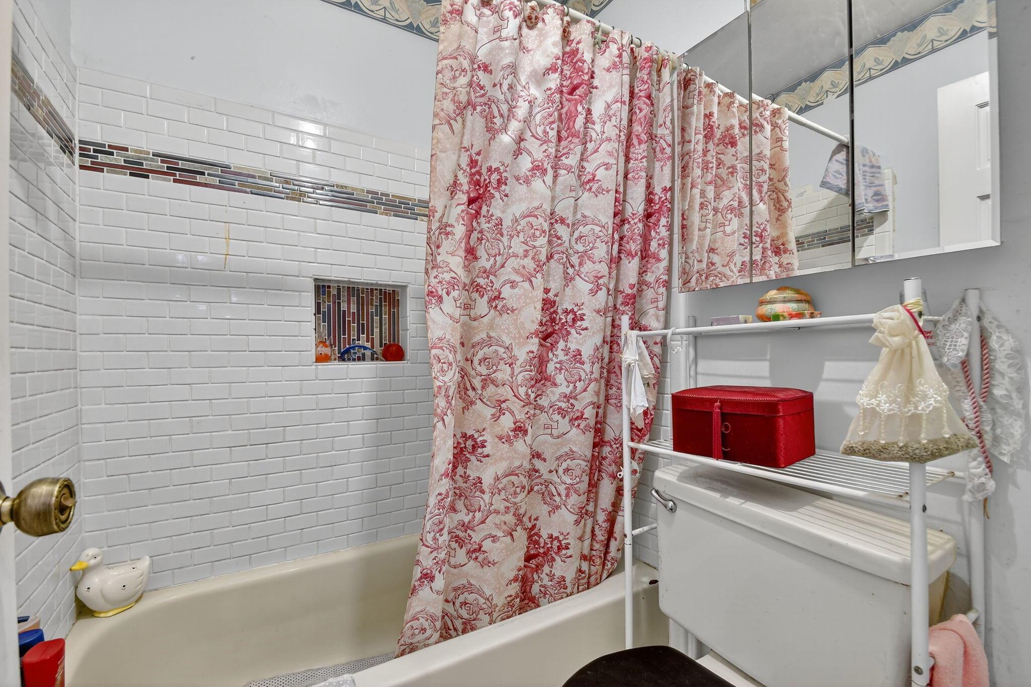 LAKE CLARKE TERR - Residential