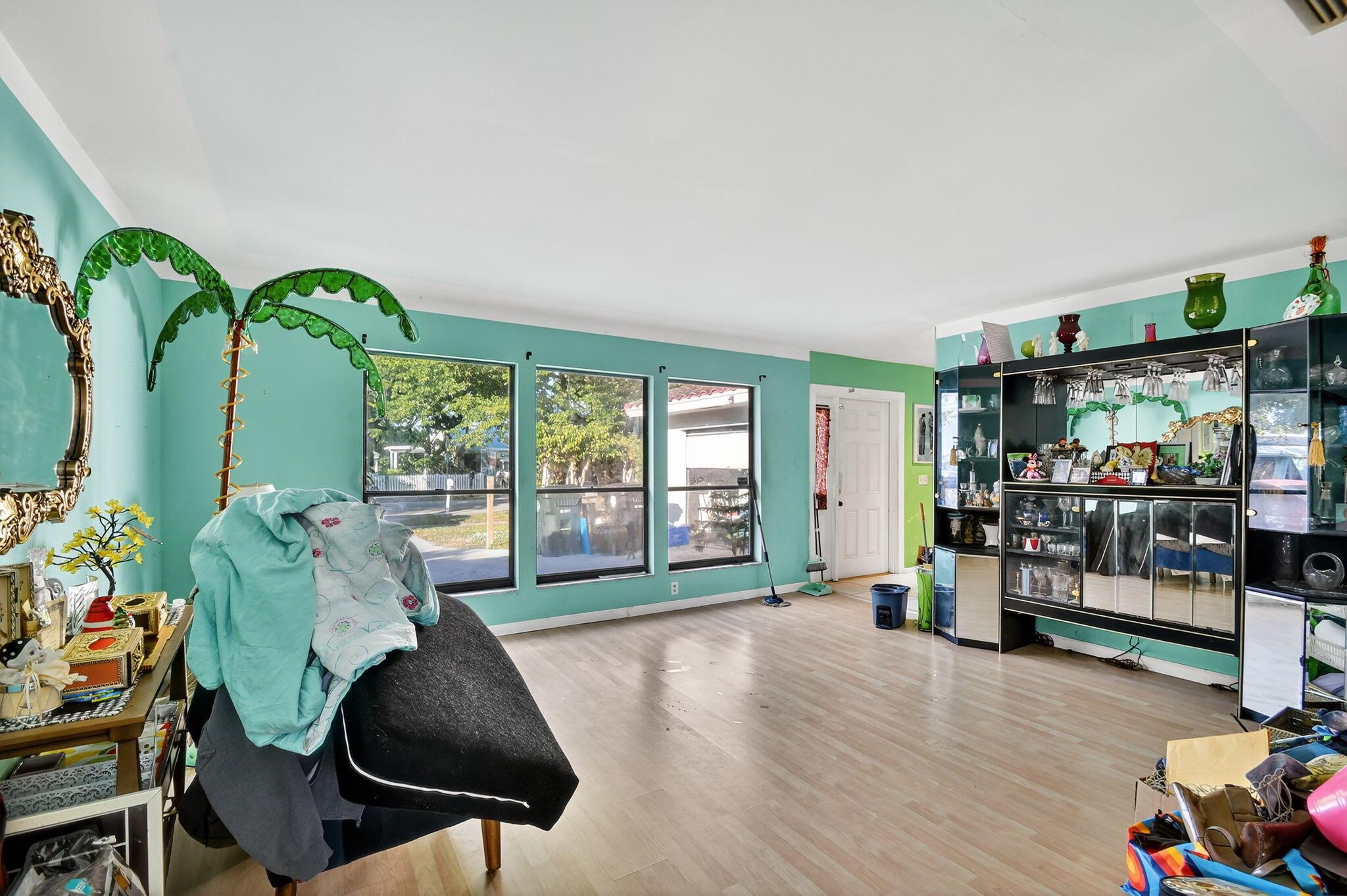 LAKE CLARKE TERR - Residential