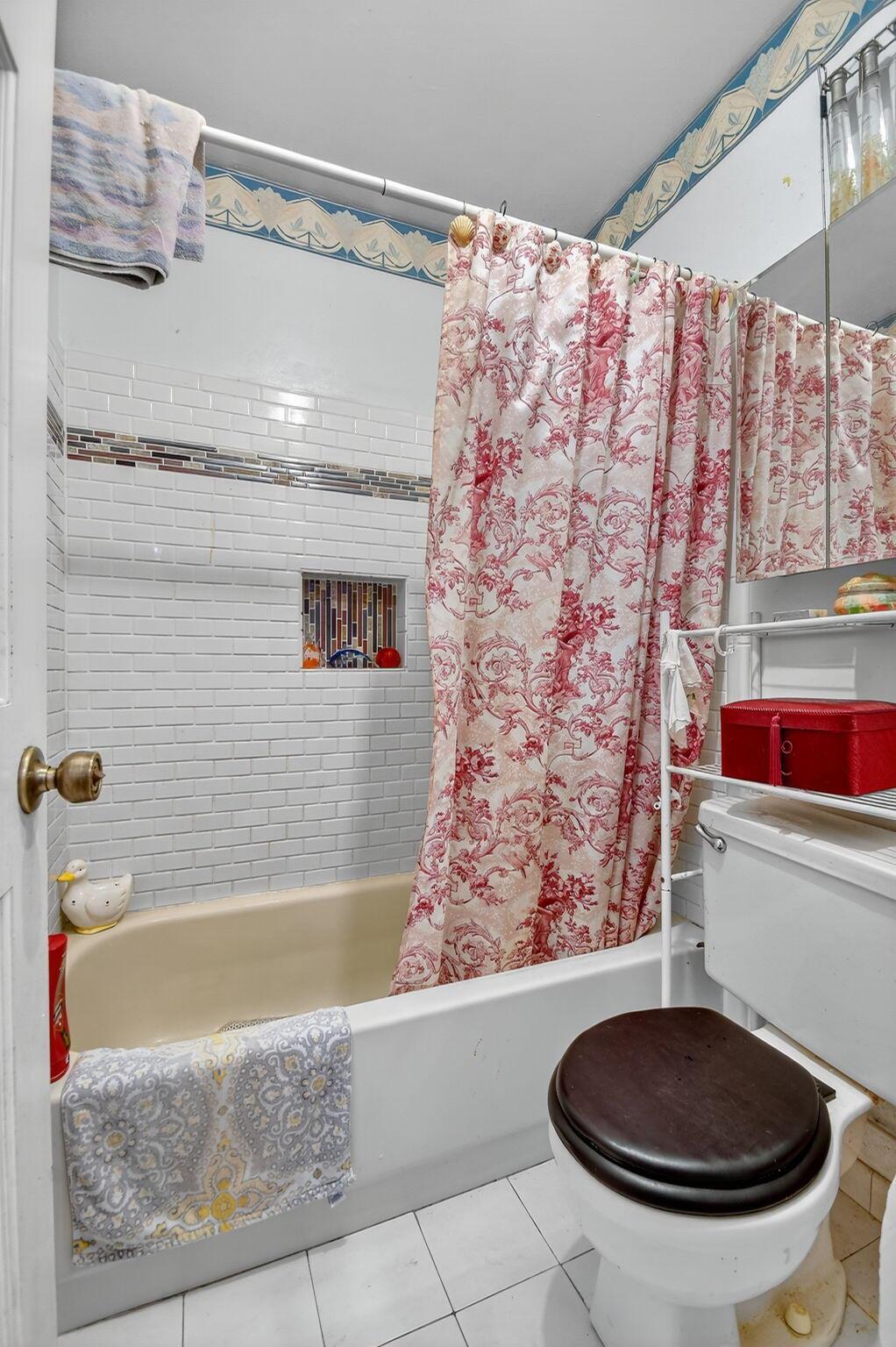 LAKE CLARKE TERR - Residential