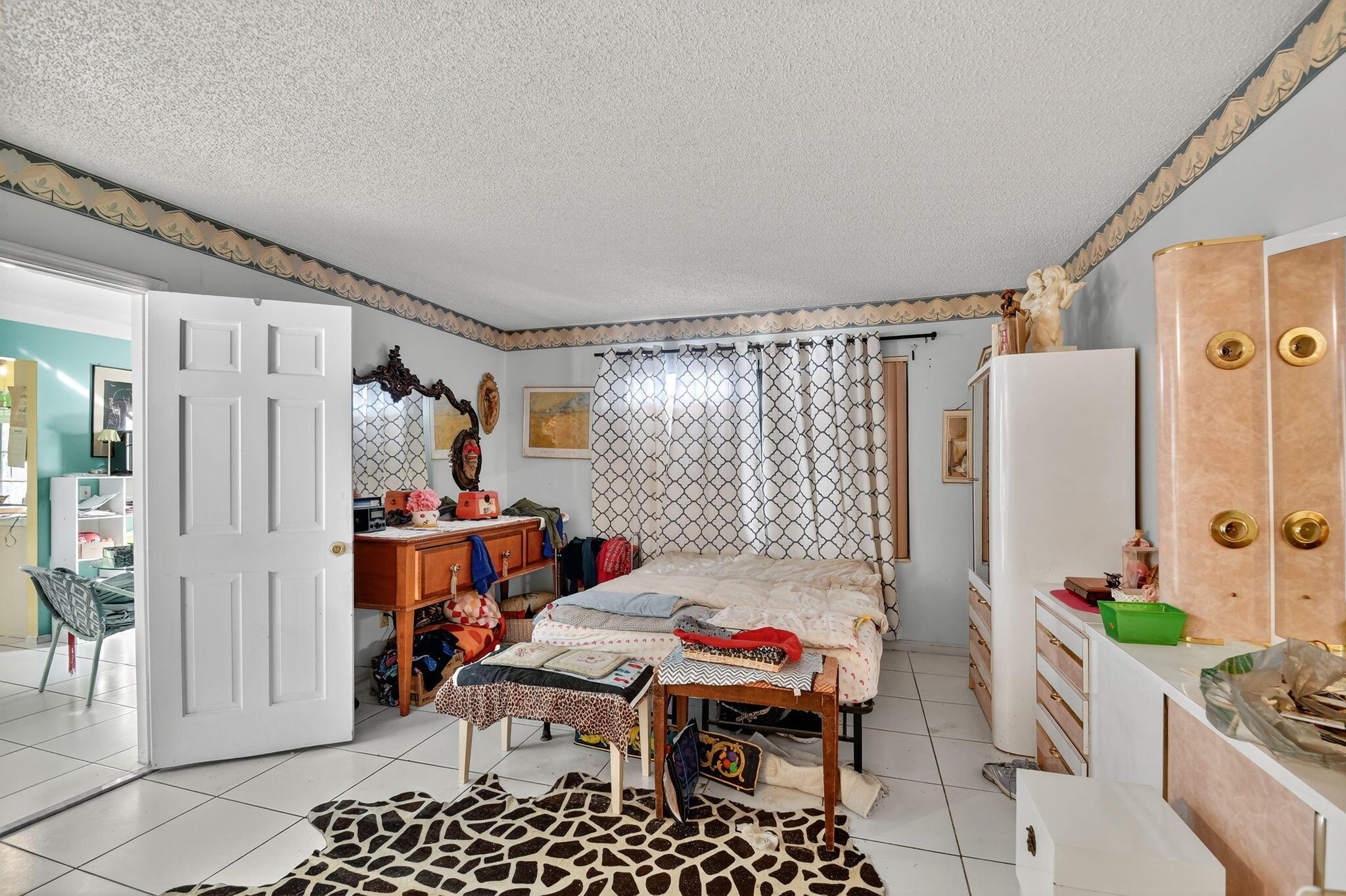 LAKE CLARKE TERR - Residential