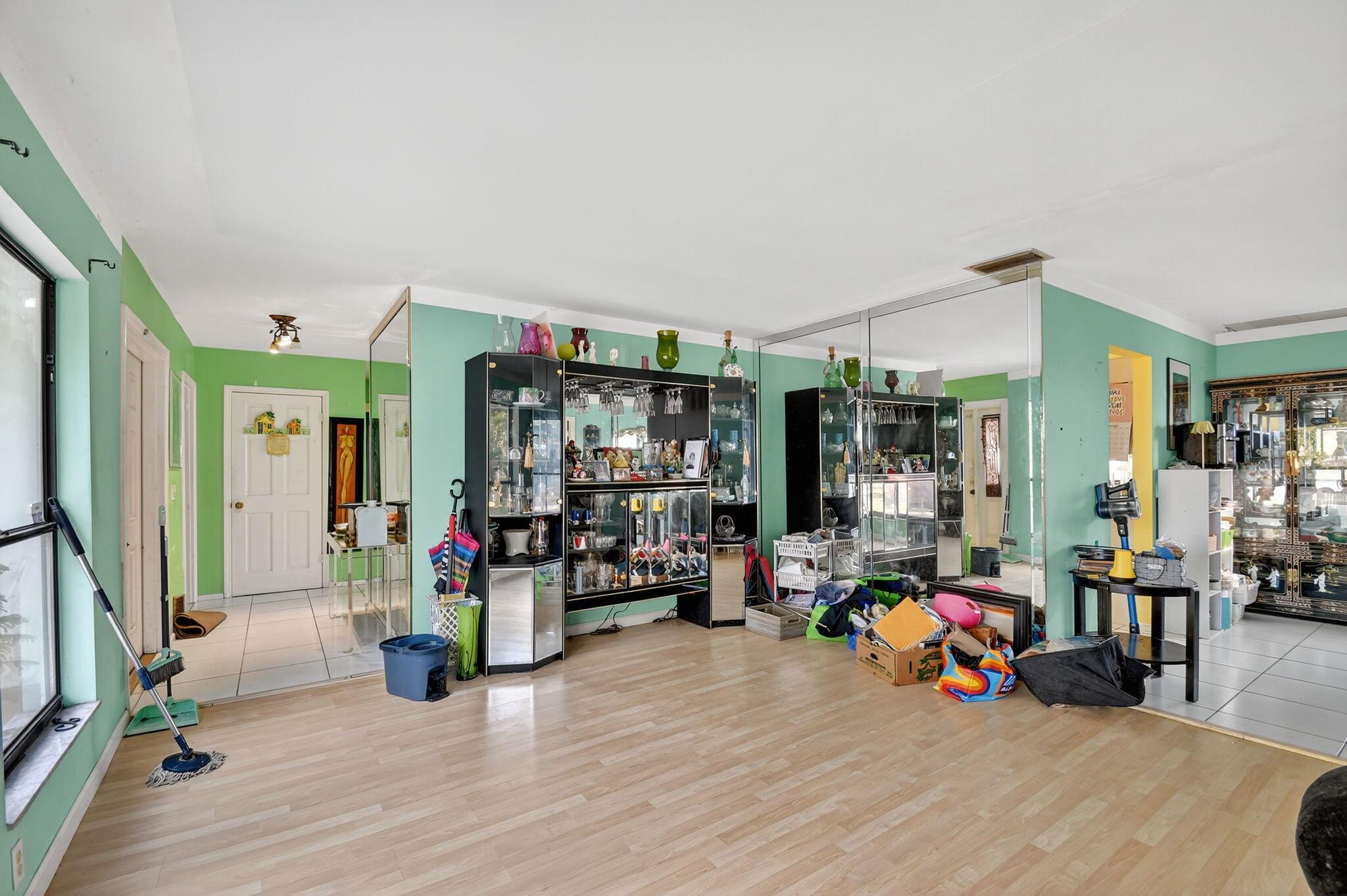 LAKE CLARKE TERR - Residential