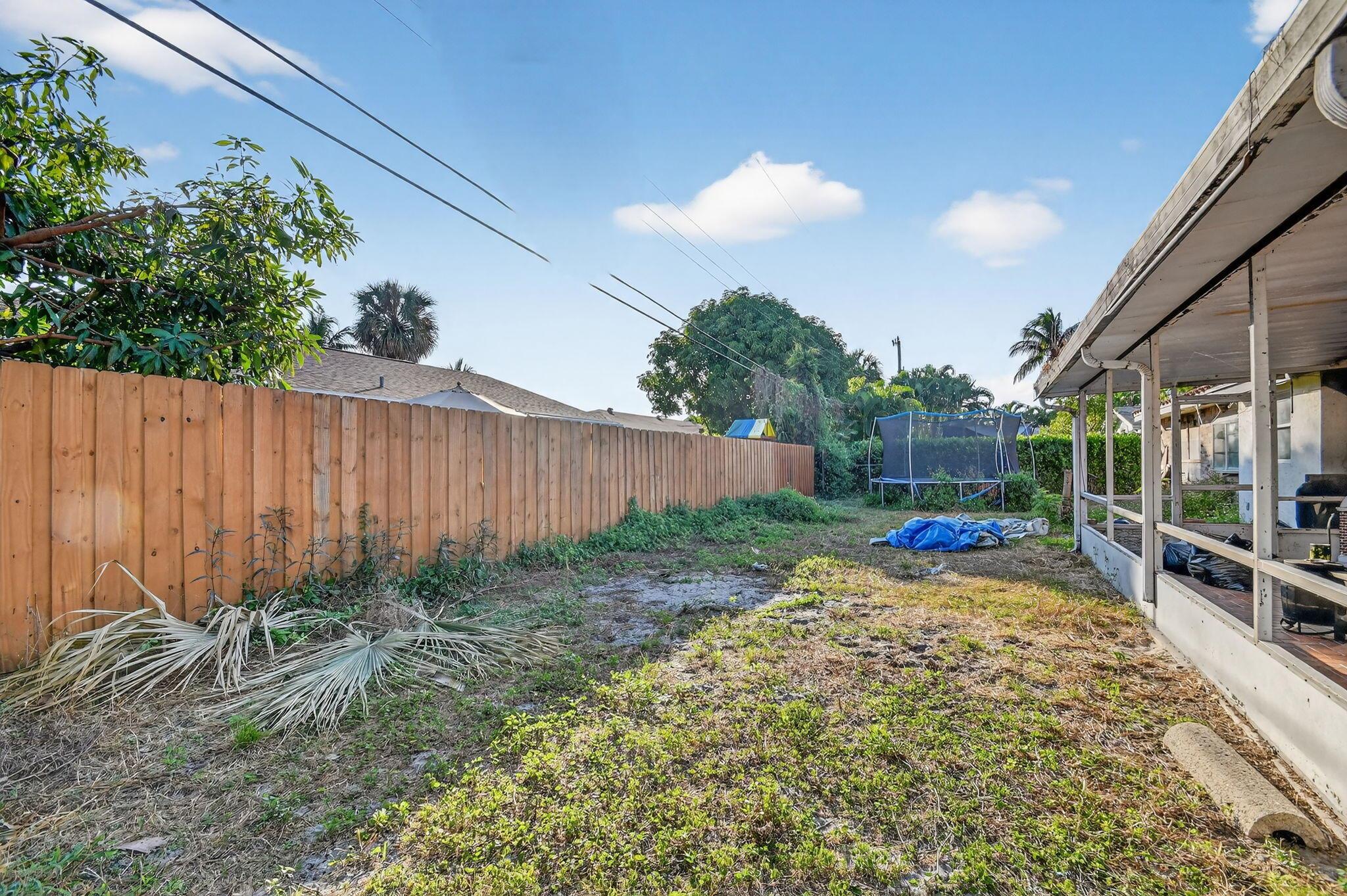 LAKE CLARKE TERR - Residential