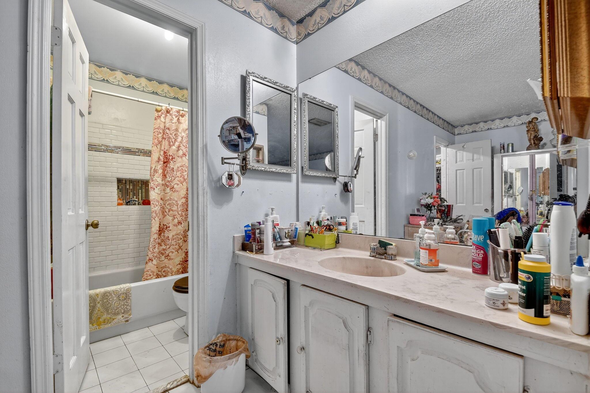 LAKE CLARKE TERR - Residential