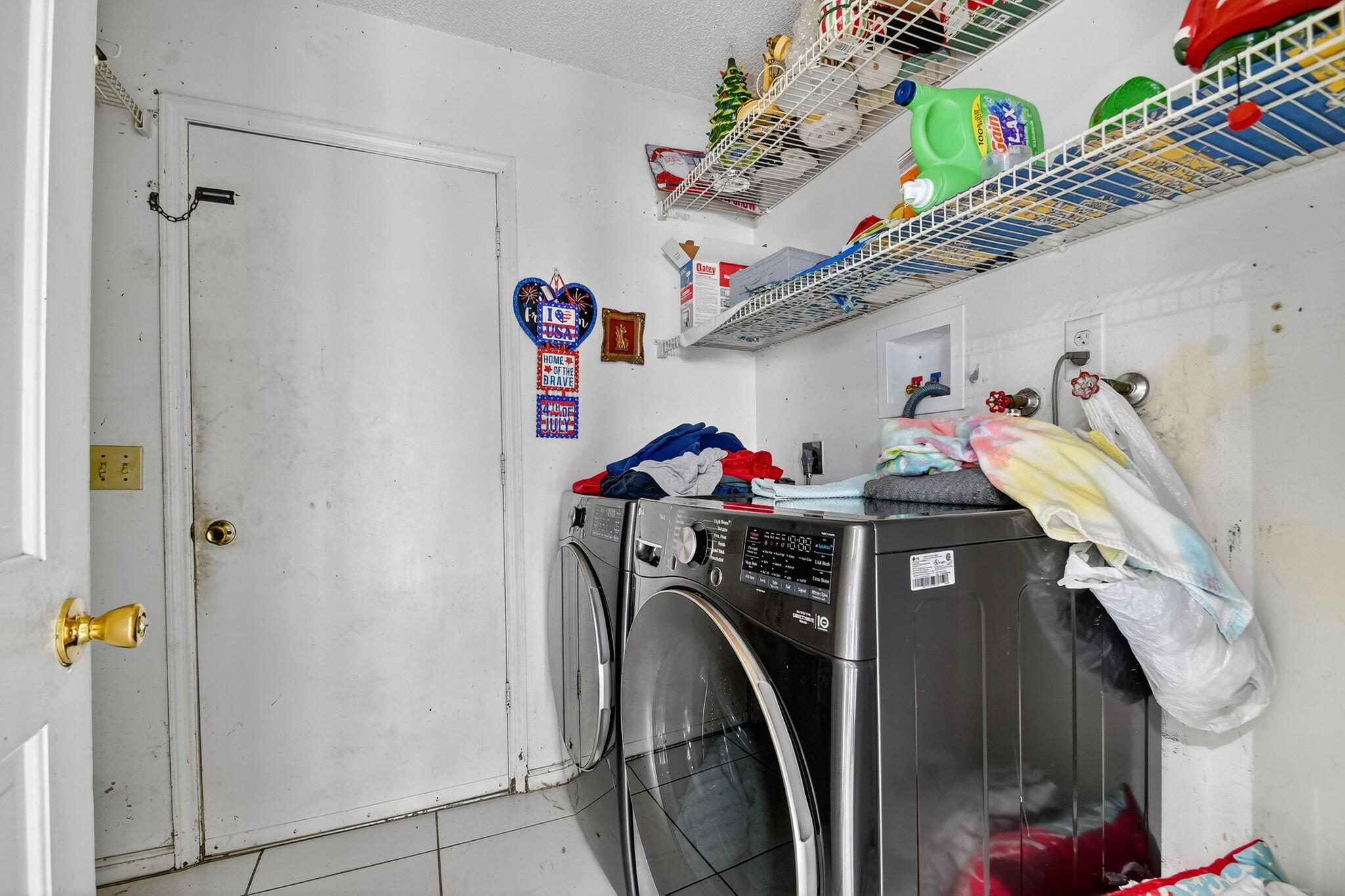 LAKE CLARKE TERR - Residential