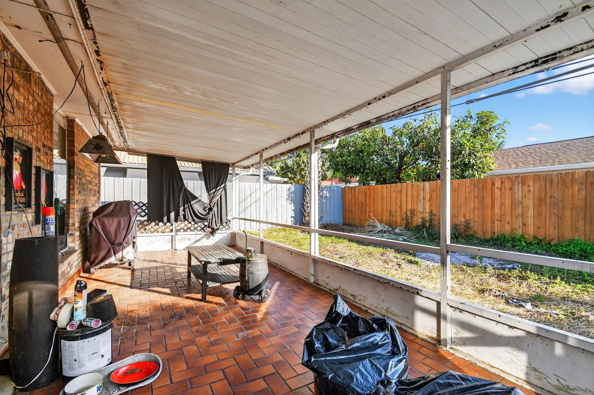 LAKE CLARKE TERR - Residential