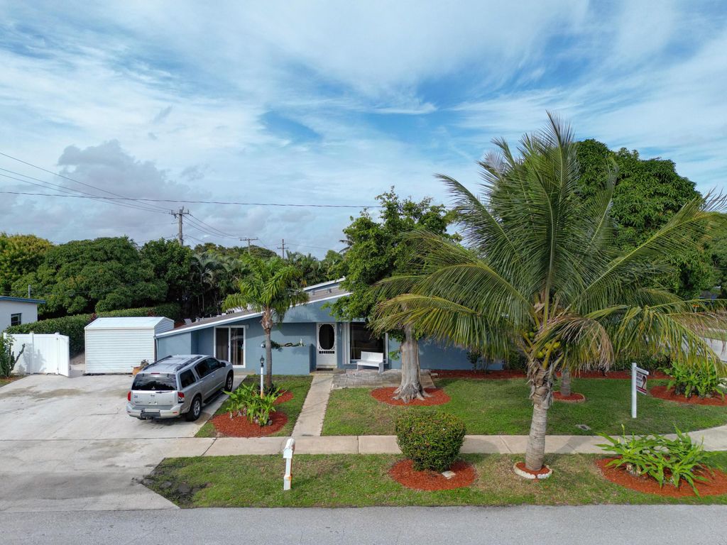Photo of 1403 W Broome Street, Lantana, FL 33462 (MLS # R11148974)