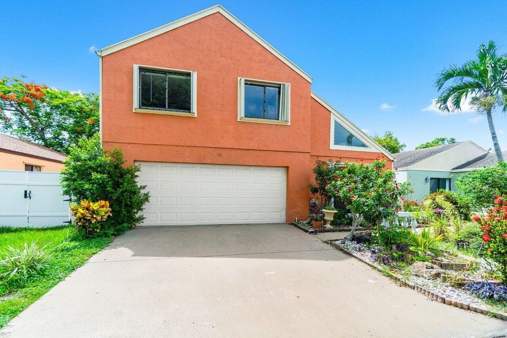 Photo of 65 Buxton Lane, Boynton Beach, FL 33426 (MLS # R11002870)