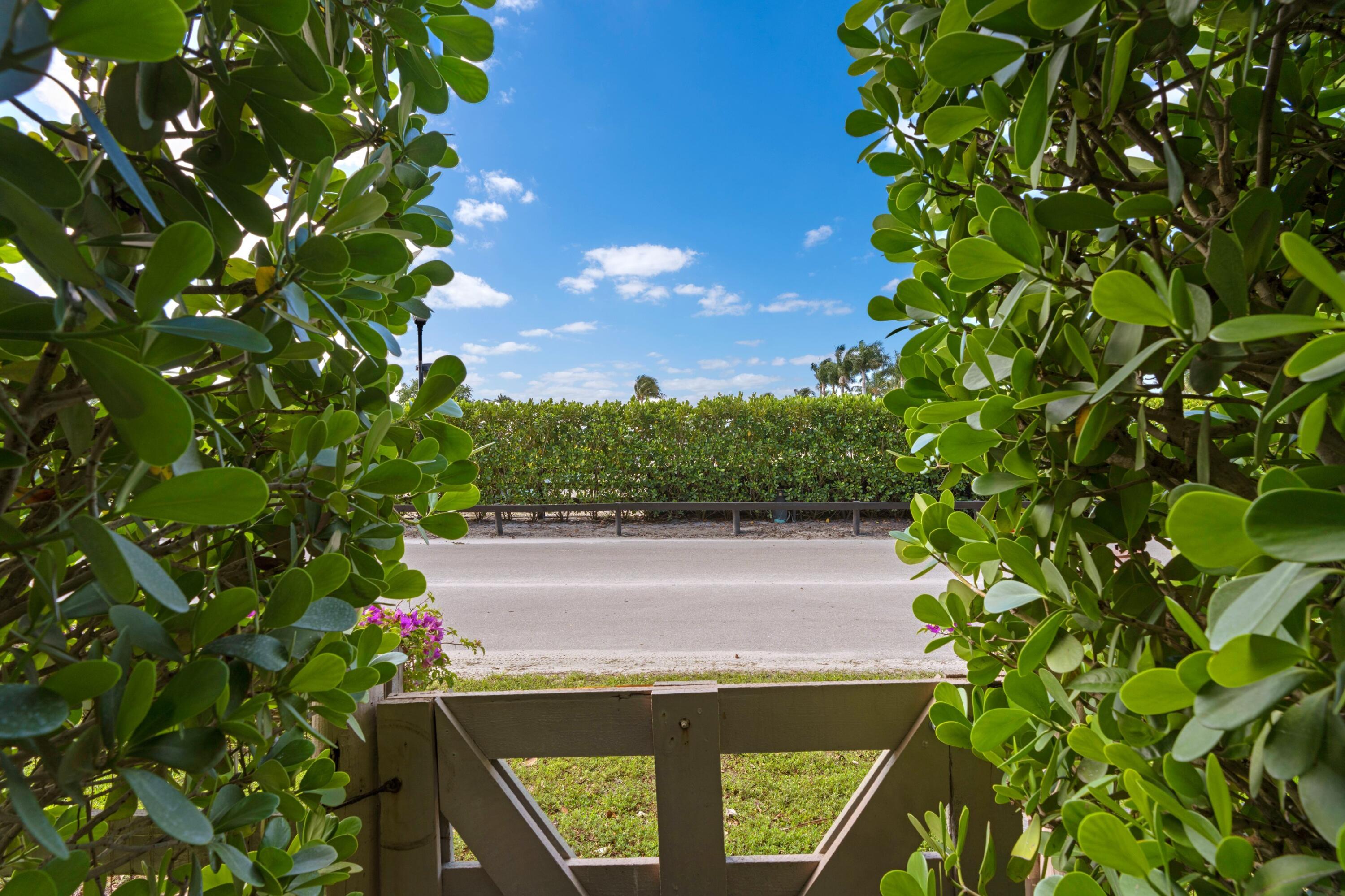 PALM BEACH POLO EQUESTRIAN CLUB - Residential