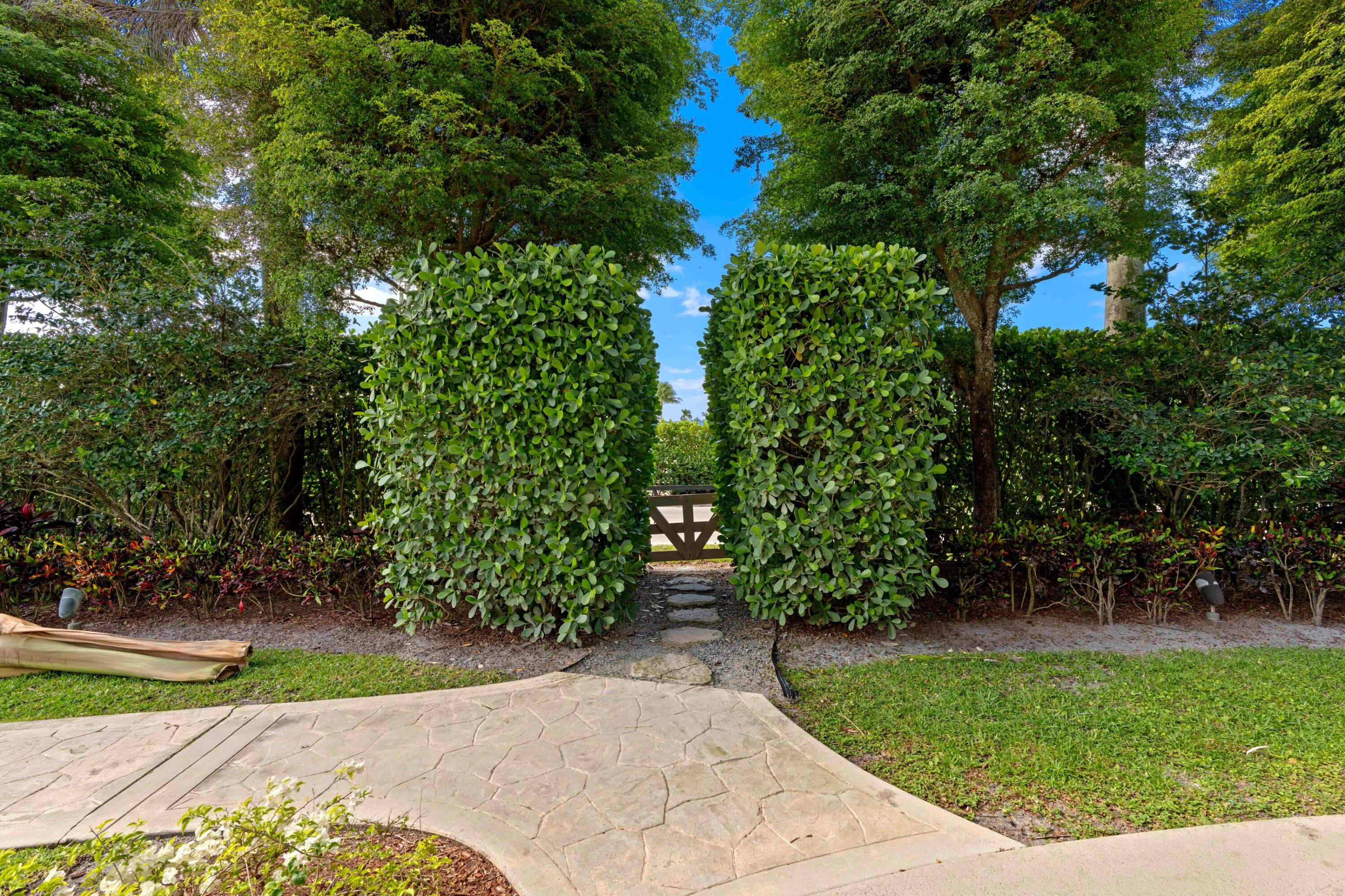 PALM BEACH POLO EQUESTRIAN CLUB - Residential